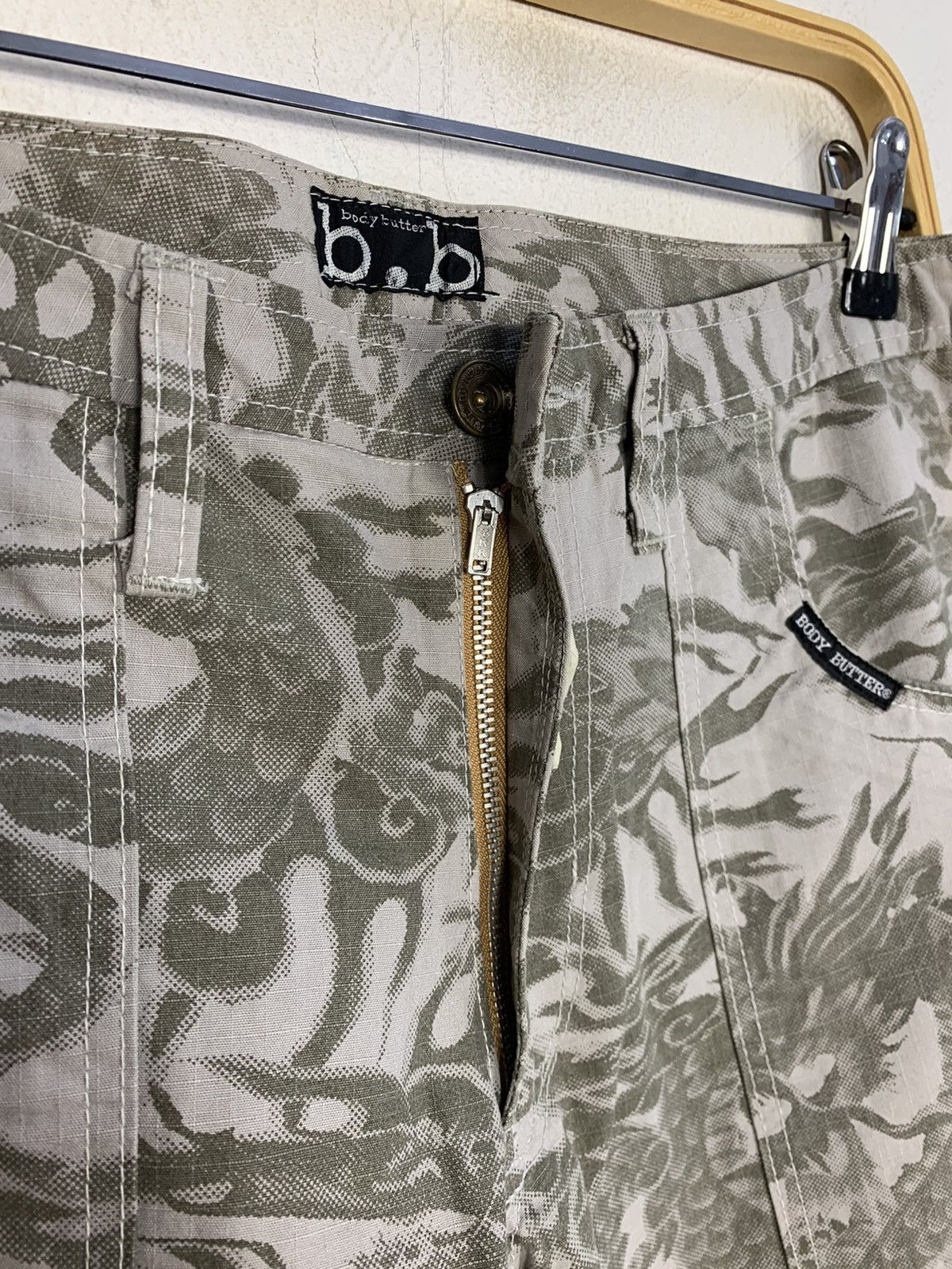 Japanese Brand Hype Body Butter Japan Dragon Design Camo Pant Denim Size US 31 - 9 Thumbnail