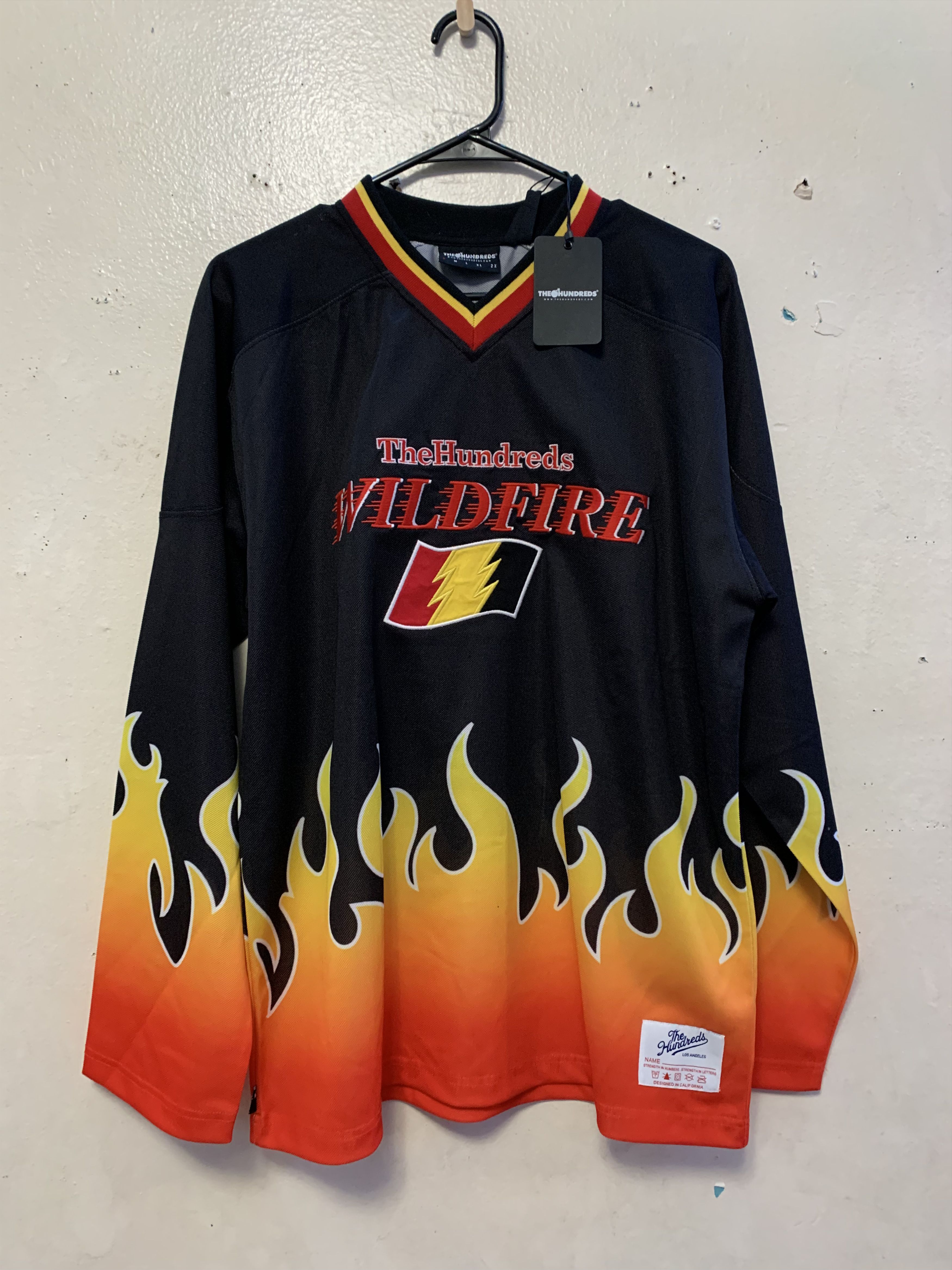 The Hundreds THE HUNDREDS Wildfire LS Jersey ⊛ BLK/FLME ⊛ Brand New Size US S / EU 44-46 / 1 - 3 Thumbnail
