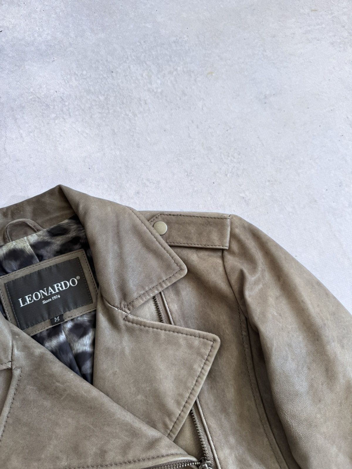 Other Vintage Leonardo Women’s Leather Biker Jacket Italy Designer Size M / US 6-8 / IT 42-44 - 8 Thumbnail