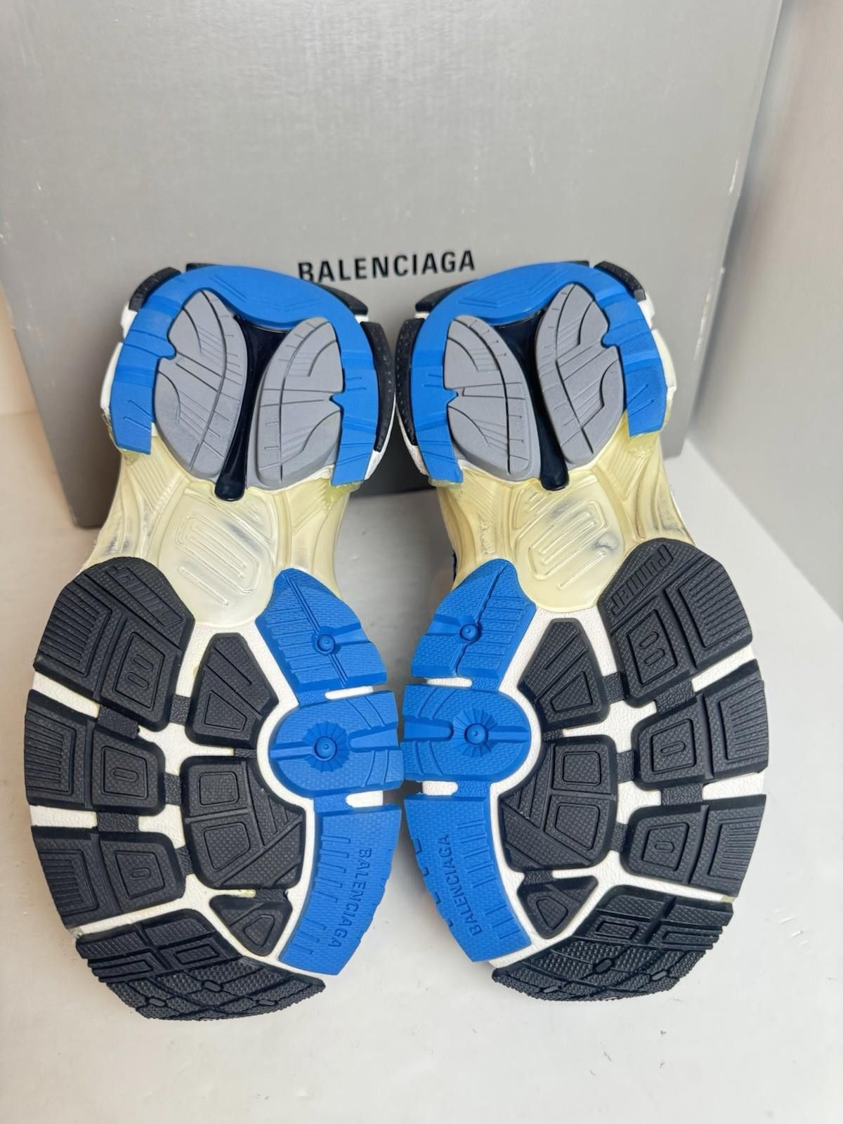 Balenciaga Balenciaga Runner Sneakers Navy White Grey Size 38 Size US 8 / IT 38 - 6 Thumbnail