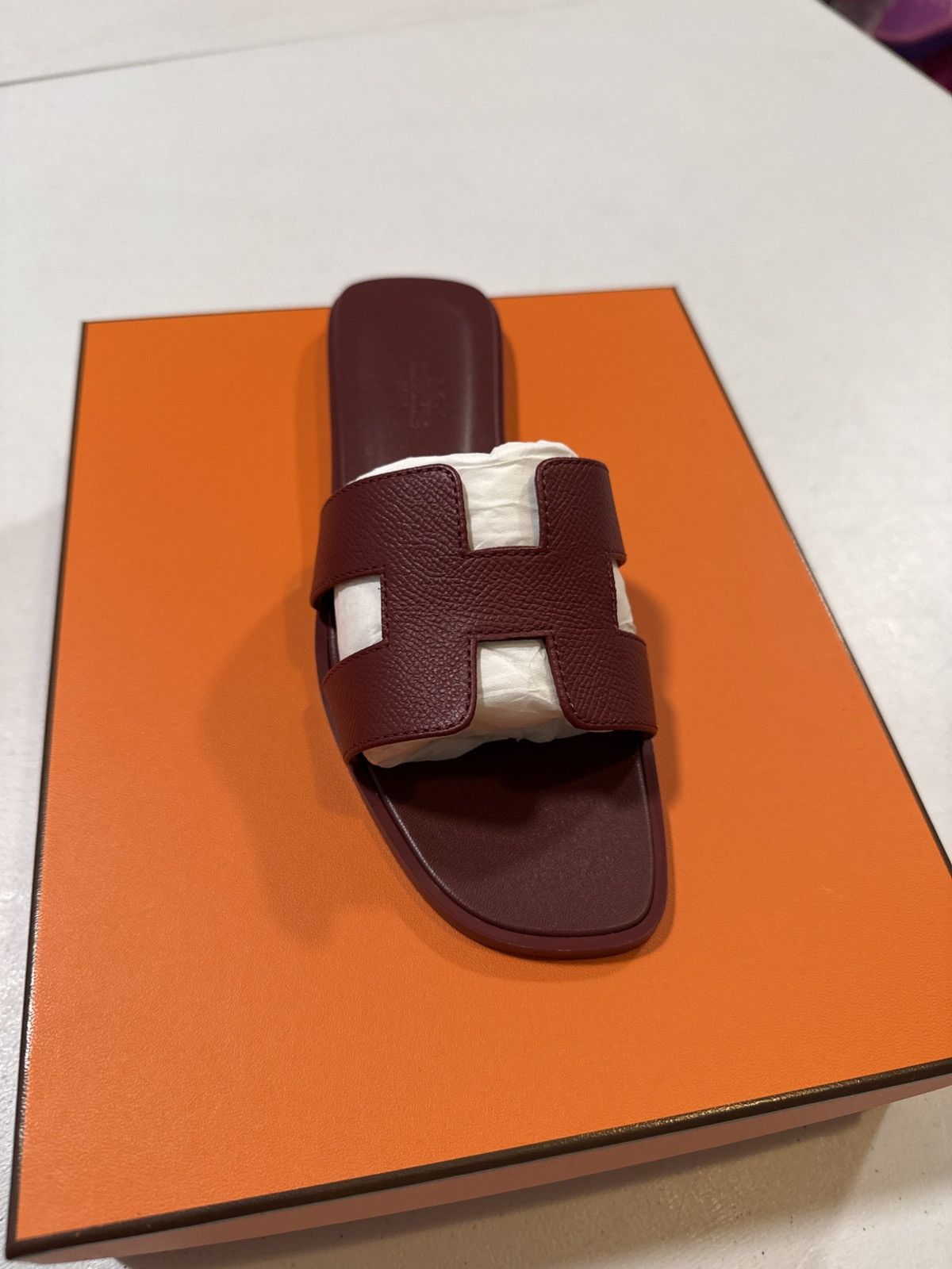 Hermes Hermes Oran burgundy sandal 37 Size US 7 / IT 37 - 1 Thumbnail