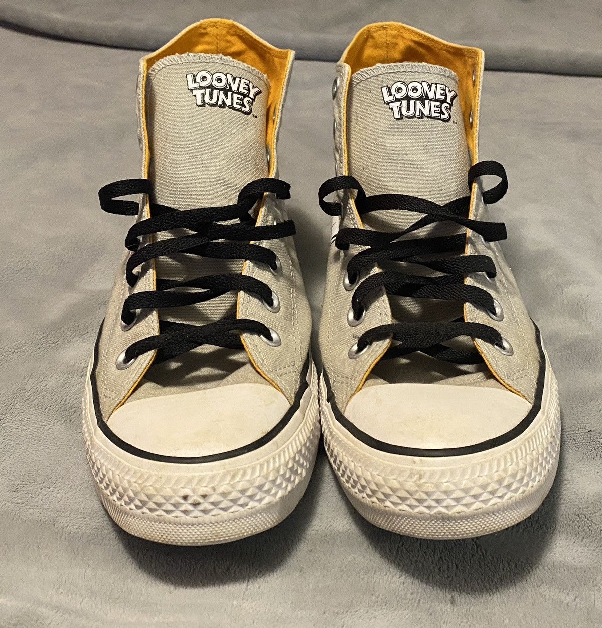 Converse *RARE* Looney Tunes x Chuck Taylor All Star Hi 'Bugs Bunny' Size US 11 / EU 44 - 3 Thumbnail