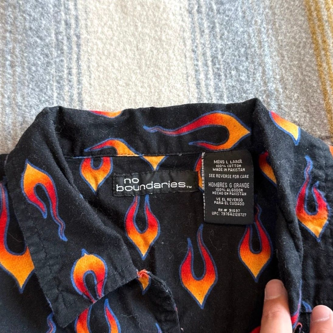 Vintage VINTAGE No Boundaries Flame Fire Button Up Shirt L Men Short Sleeve Graphic Print Y2K Grunge Skate Fire Theme 90s Womens? Size US L / EU 52-54 / 3 - 2 Thumbnail