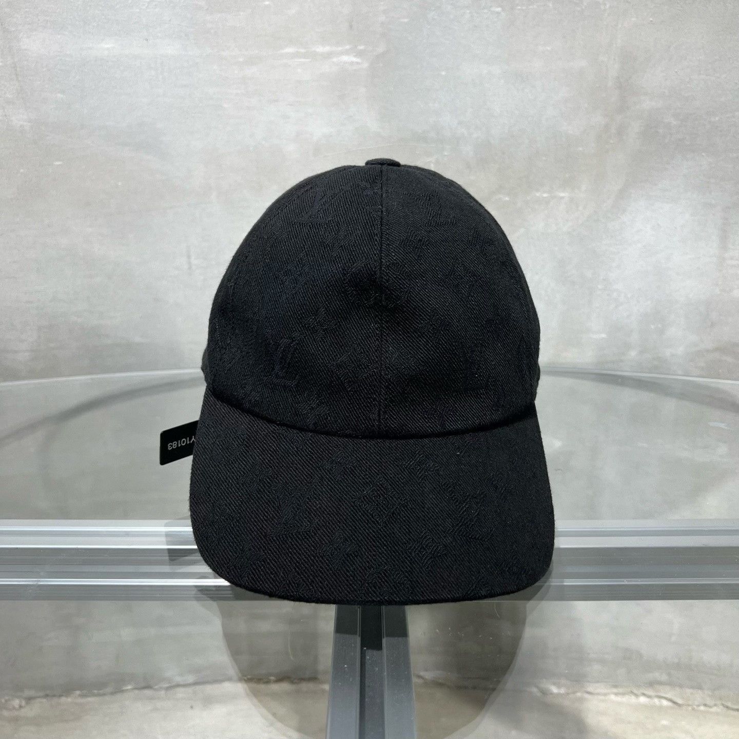 Louis Vuitton Louis Vuitton Embroidered Hat one size Men Size ONE SIZE - 1 Thumbnail