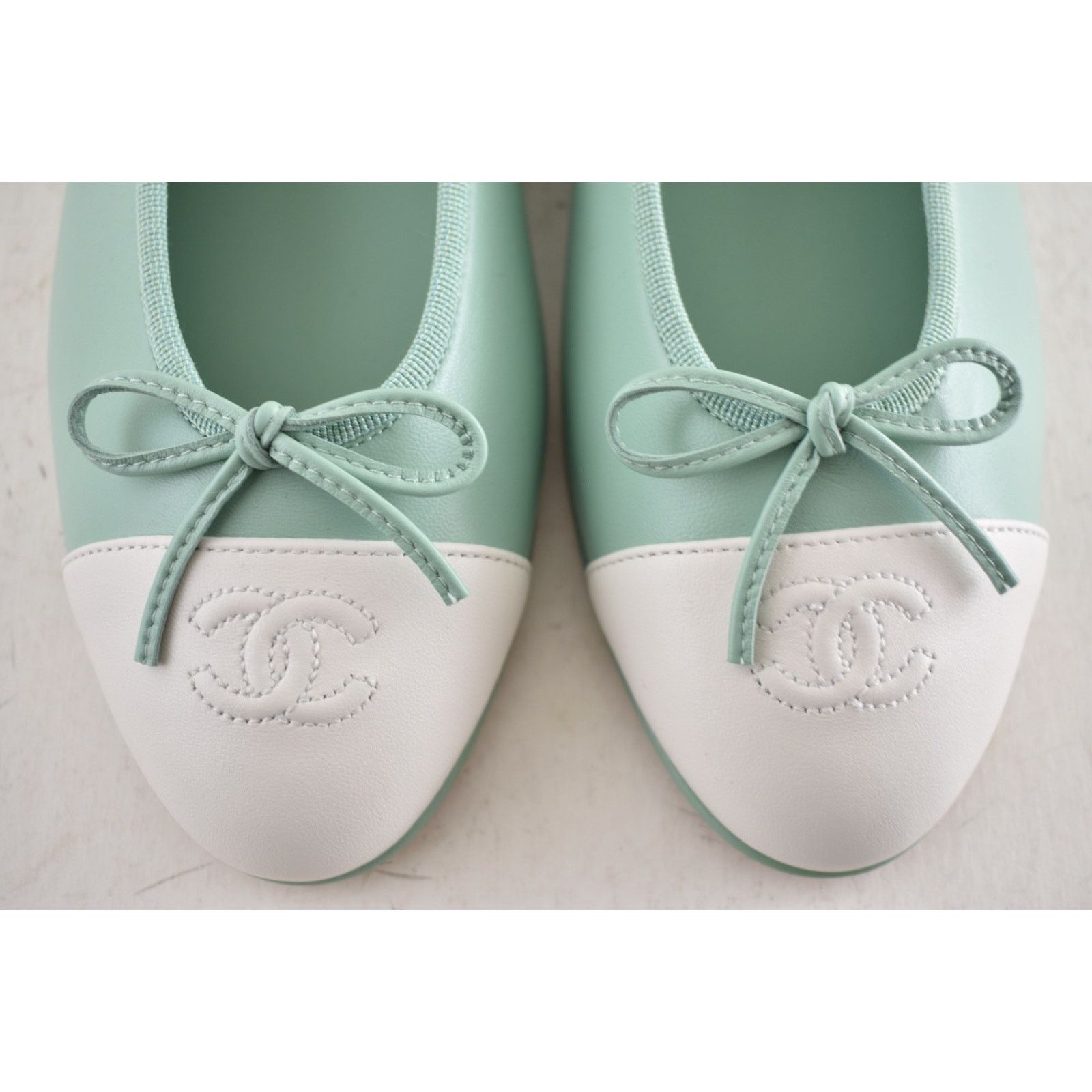 Chanel Chanel 26S Light Green White Lambskin CC Ballet Flat 41 Size US 11 / IT 41 - 15 Thumbnail