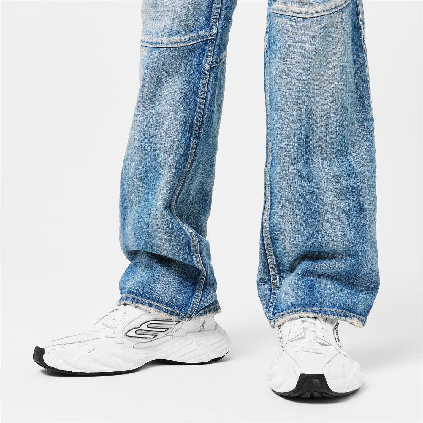 o1g2r1mq0226 Monday Trainers In White