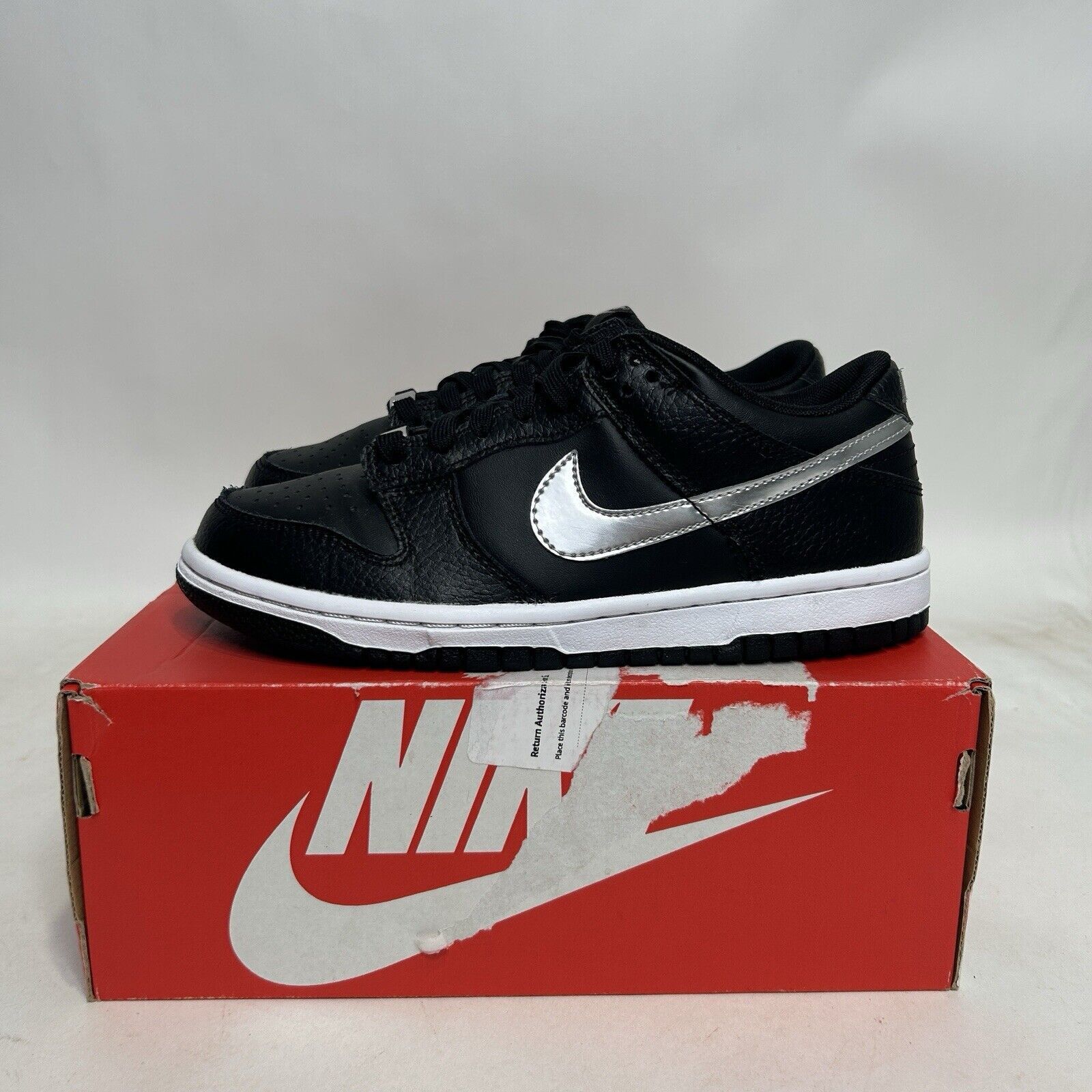 Nike Nike Dunk Low X NBA EMB GS’ 75th “Spurs” 2024 Size US 6.5 / IT 36.5 - 6 Thumbnail