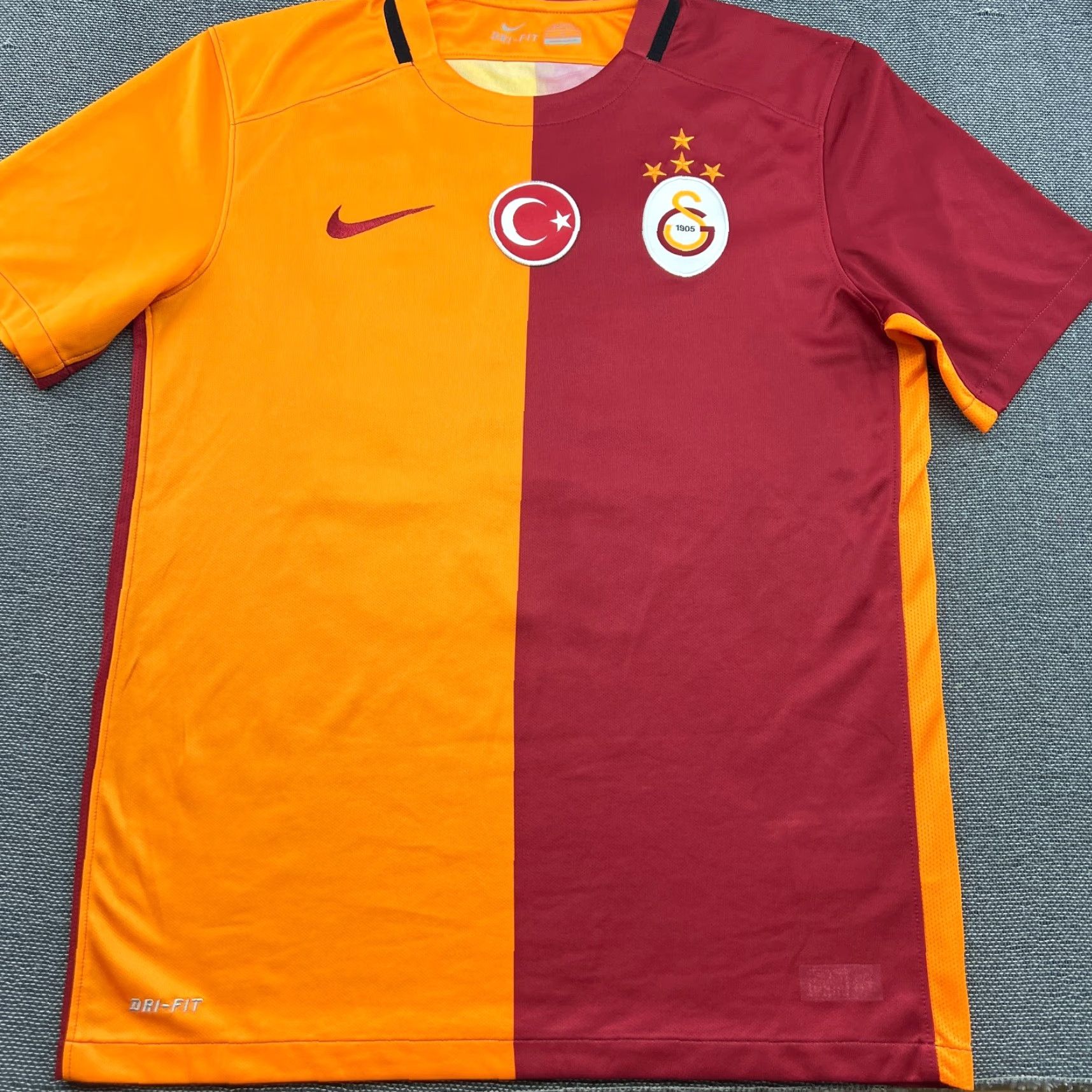 Nike Nike Galatasaray 2015 2016 Home #10 Wesley Sneijder Football Jersey Medium Shirt M Multicolor Nike Shirt Size US M / EU 48-50 / 2 - 4 Thumbnail