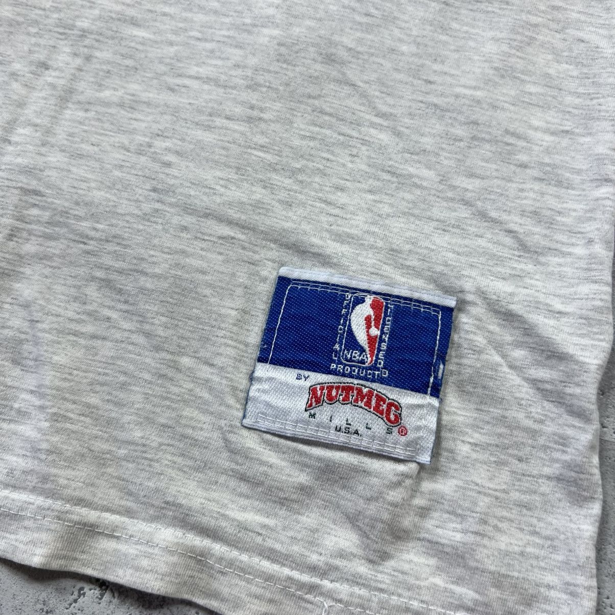 Nutmeg 90s Nutmeg Seattle Sonics Vintage NBA Oversized Tee T-Shirt Size US M / EU 48-50 / 2 - 9 Thumbnail