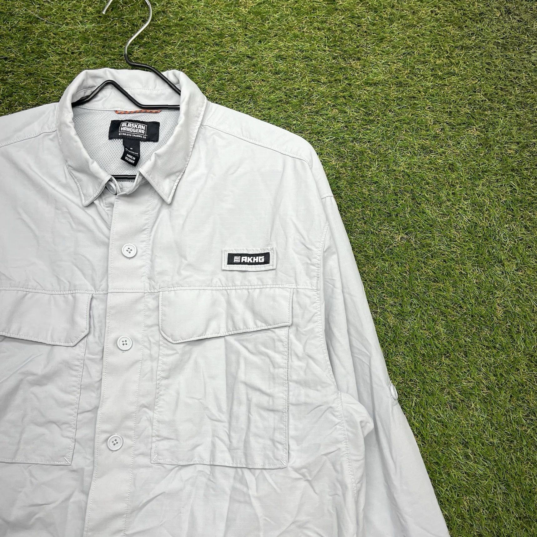 Vintage Duluth Shirt Mens Medium Relaxed Fit Button-Up Nylon Polyester Gray Long Sleeve Vented Outdoor Casual Workwear 90s Theme? Size US M / EU 48-50 / 2 - 4 Thumbnail