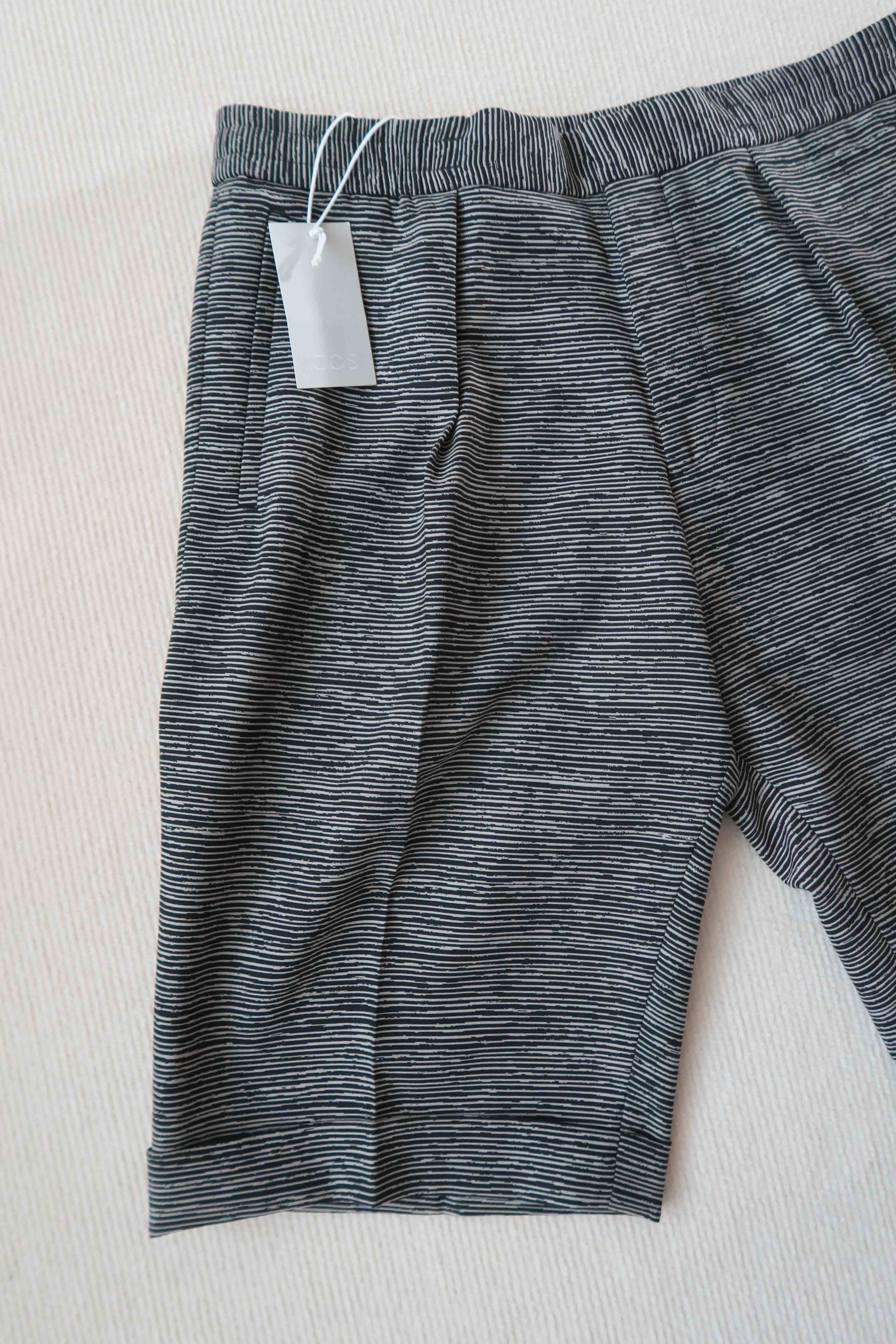 Cos COS Collection of Style Striped Shorts Size US 34 / EU 50 - 3 Thumbnail