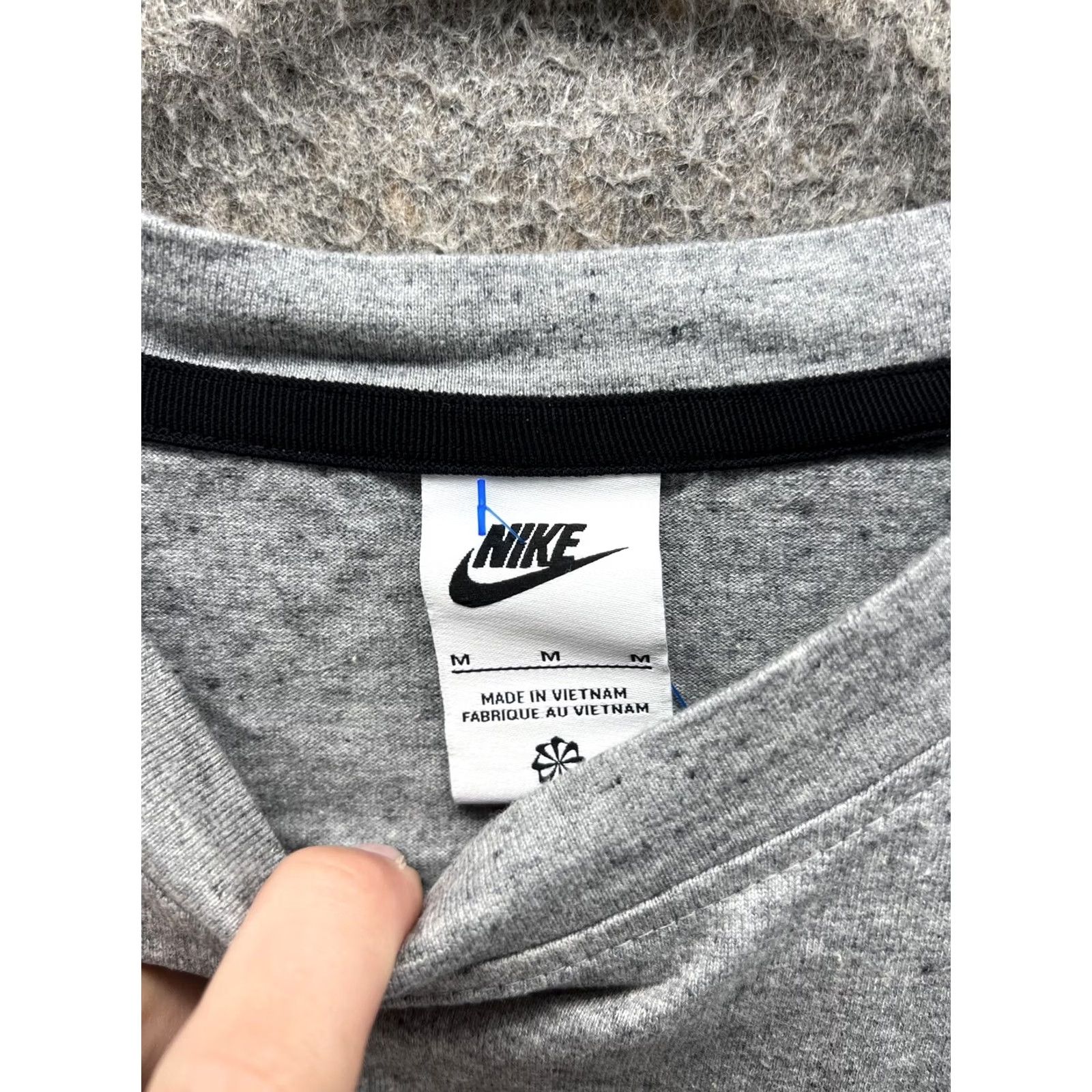 Nike Nike Shirt Mens M Gray Swoosh Logo Crewneck Tee Athletic Casual Soft Size US M / EU 48-50 / 2 - 6 Thumbnail
