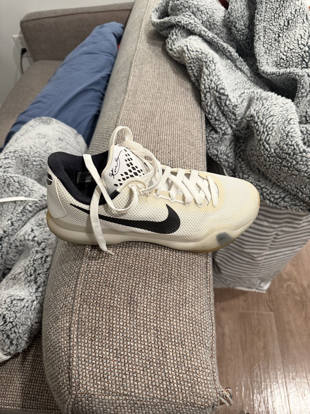 Nike Nike Kobe X White sz 10.5 Size US 10.5 / EU 43-44 - 2 Thumbnail