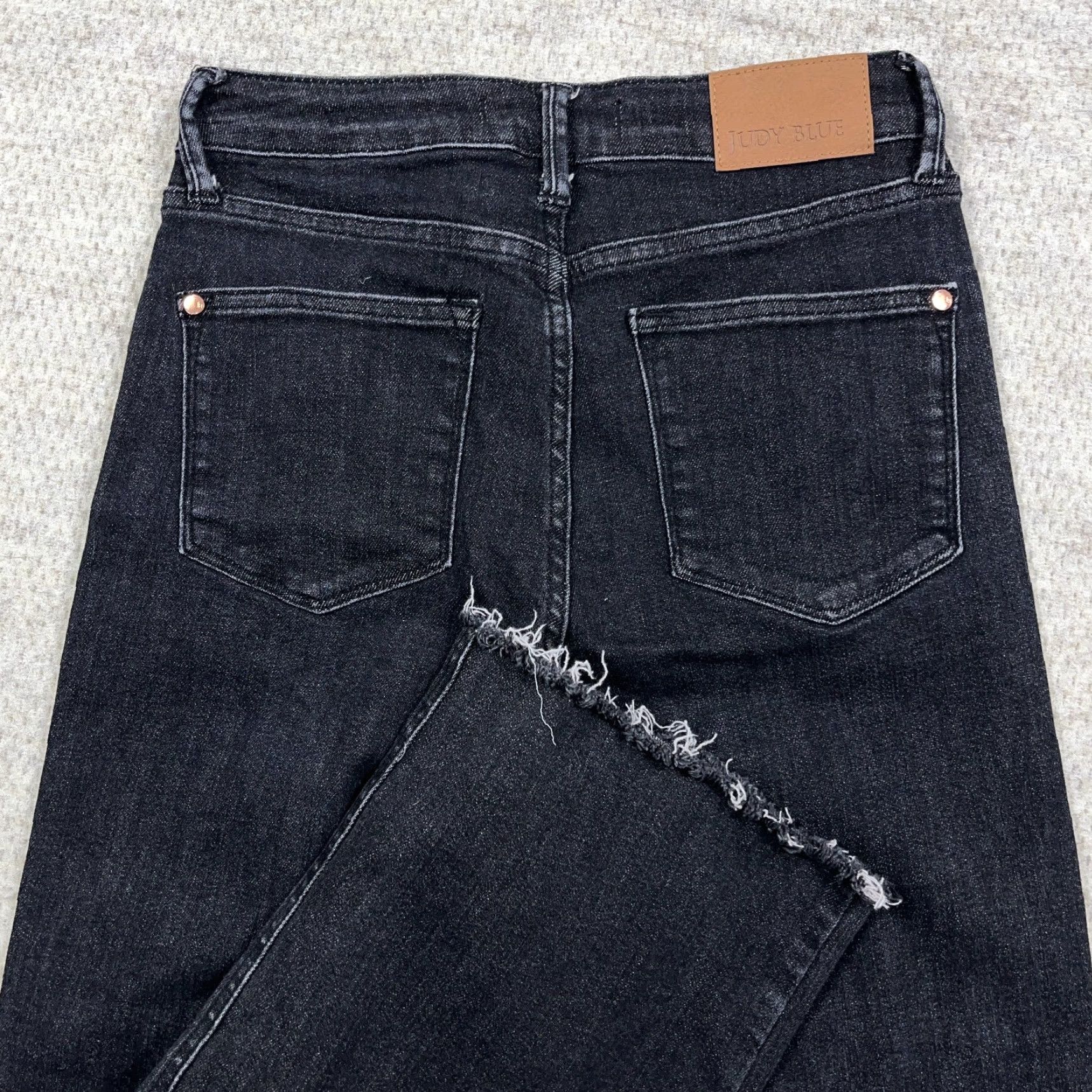 Vintage Judy Blue Jeans Women 5 27 Straight Leg Relaxed Fit Black Wash Frayed Raw Hem - Vintage? No Size 27" / US 4 / IT 40 - 3 Thumbnail