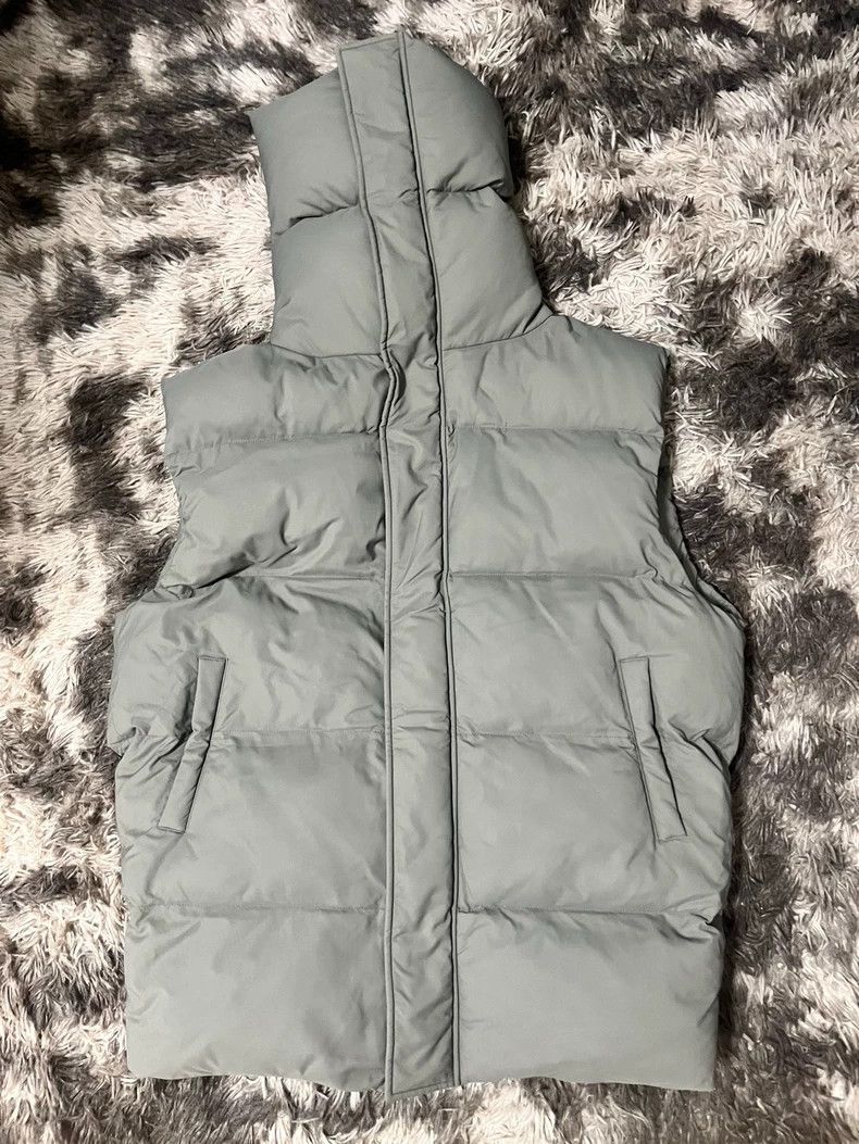 Balenciaga 22 SS show big collar down vest 2504-Nextarrow