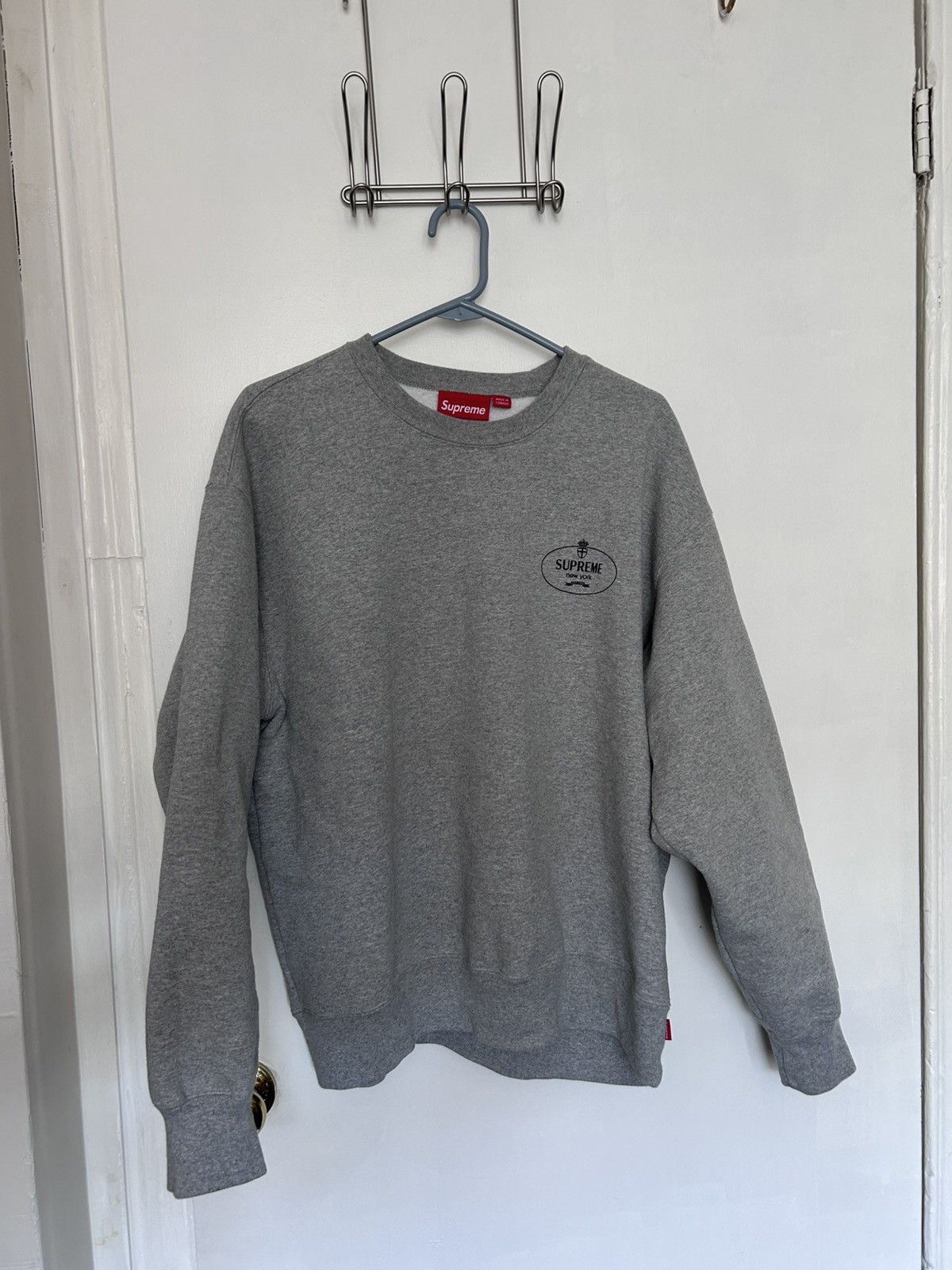 Supreme Supreme Oval Crest Grey Crewneck Size US L / EU 52-54 / 3 - 2 Thumbnail