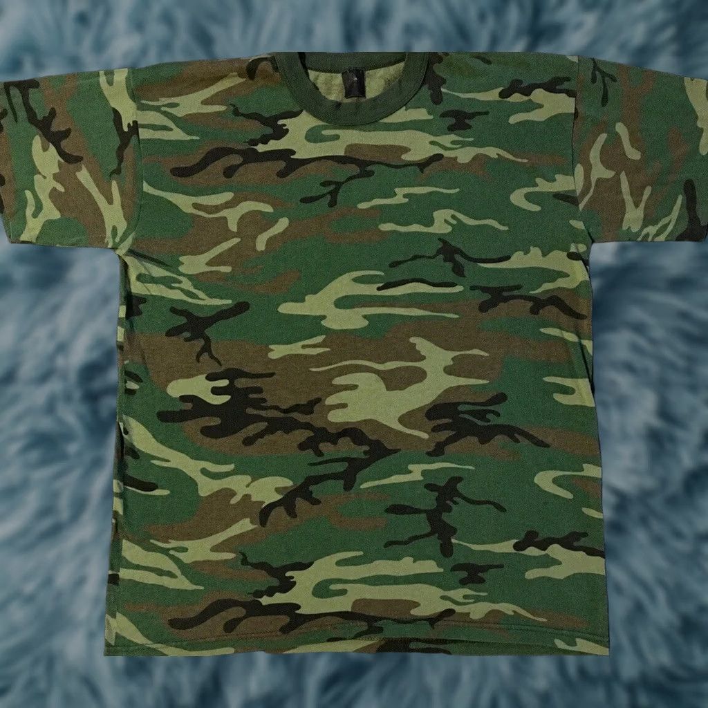 Vintage VINTAGE Faded Camo Shirt SINGLE STITCH Men’s T-Shirt L USA Army Grunge 90s PFU PE Biker Skate Punk Rock College Military Military USA All Over Print Size US L / EU 52-54 / 3 - 1 Thumbnail
