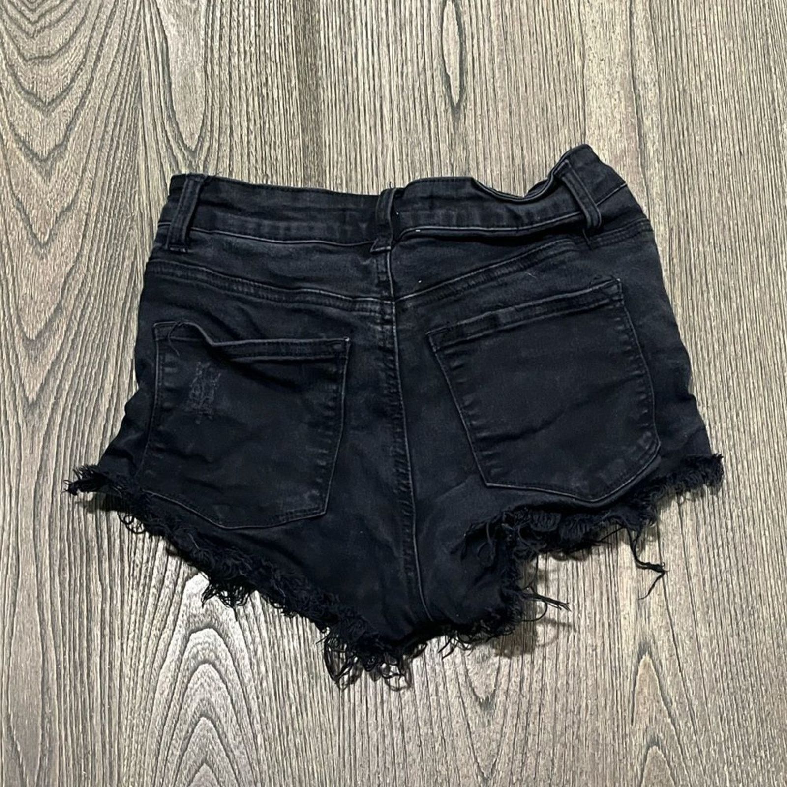 Kanata Hand Knits KanCan Quennie Distressed Shorts Raw Hem Mid-Rise Size 26 Size 26" / US 2 / IT 38 - 7 Thumbnail