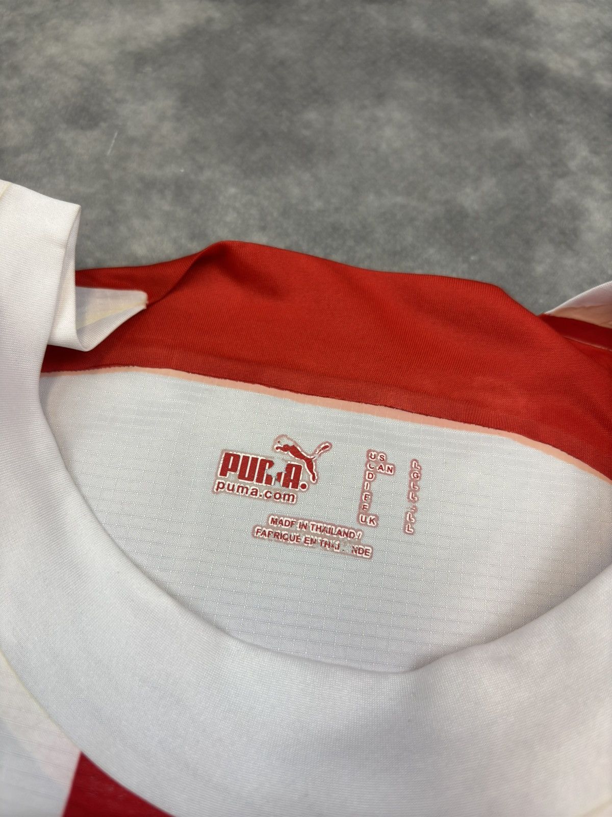 Puma × Vintage Olympiacos Greece Home Jersey 2006 2007 perfect condition L Size US L / EU 52-54 / 3 - 6 Thumbnail