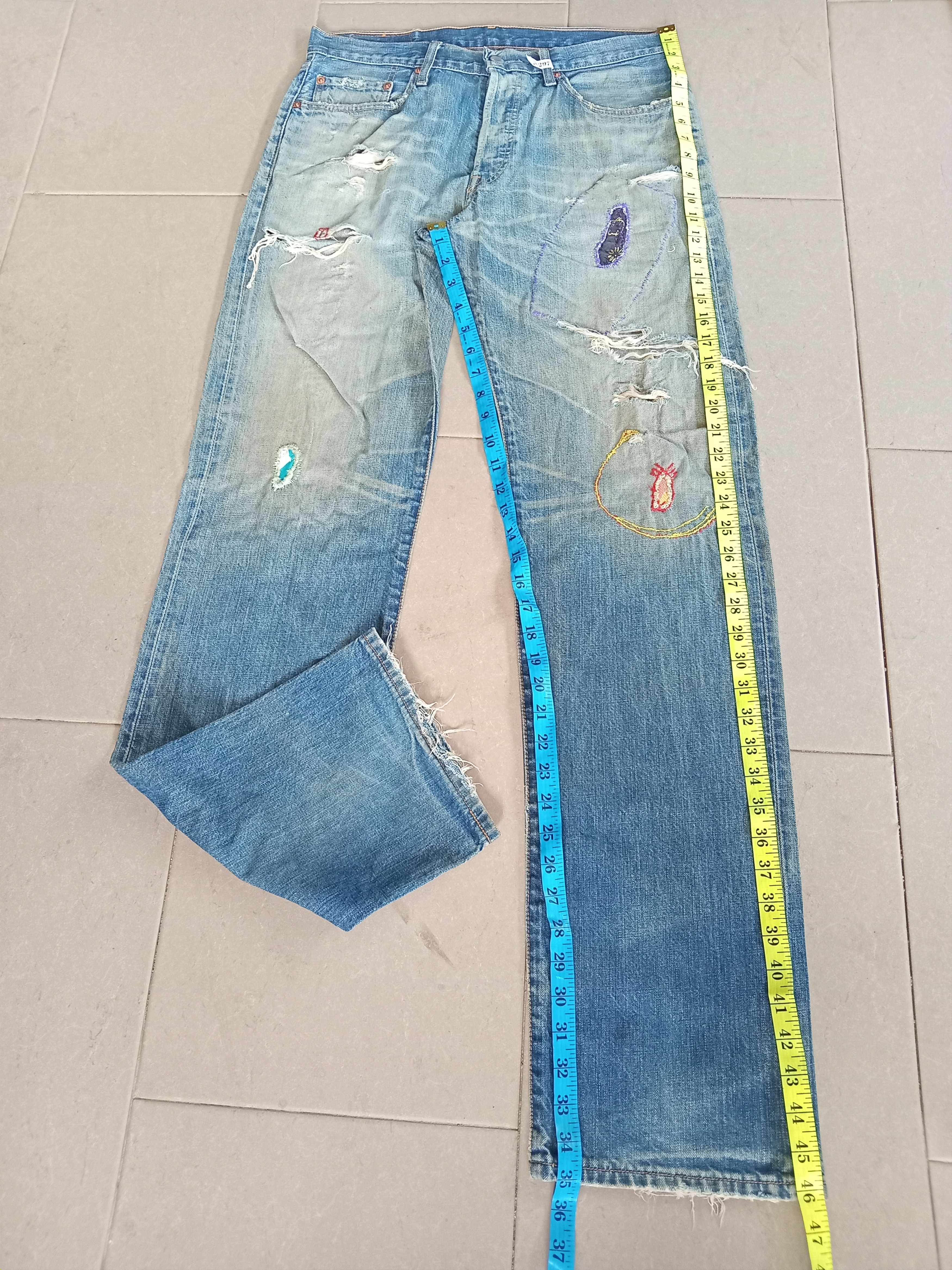 Levi's × Vintage Vintage Levi's 501 Distressed Jeans Size US 33 - 2 Thumbnail