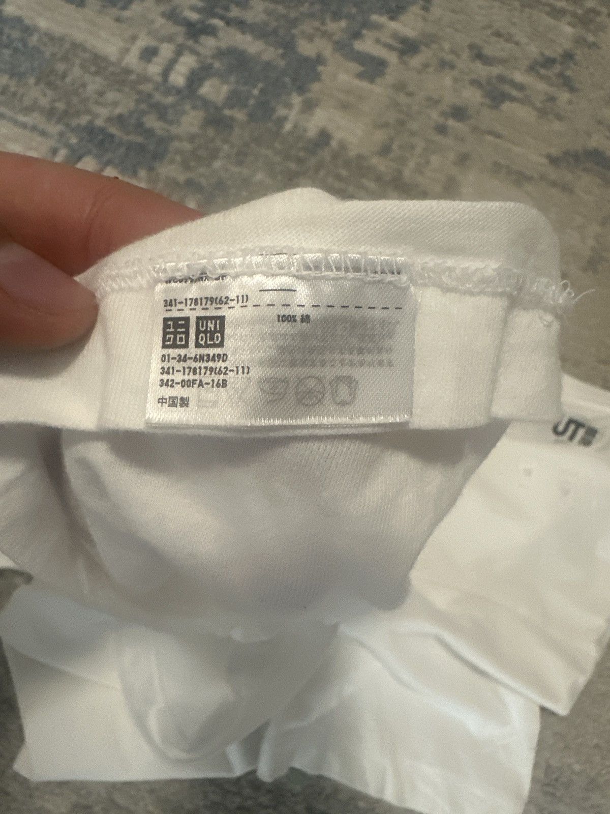 Kaws × Uniqlo Kaws x uniqulo T shirt Size US L / EU 52-54 / 3 - 3 Thumbnail