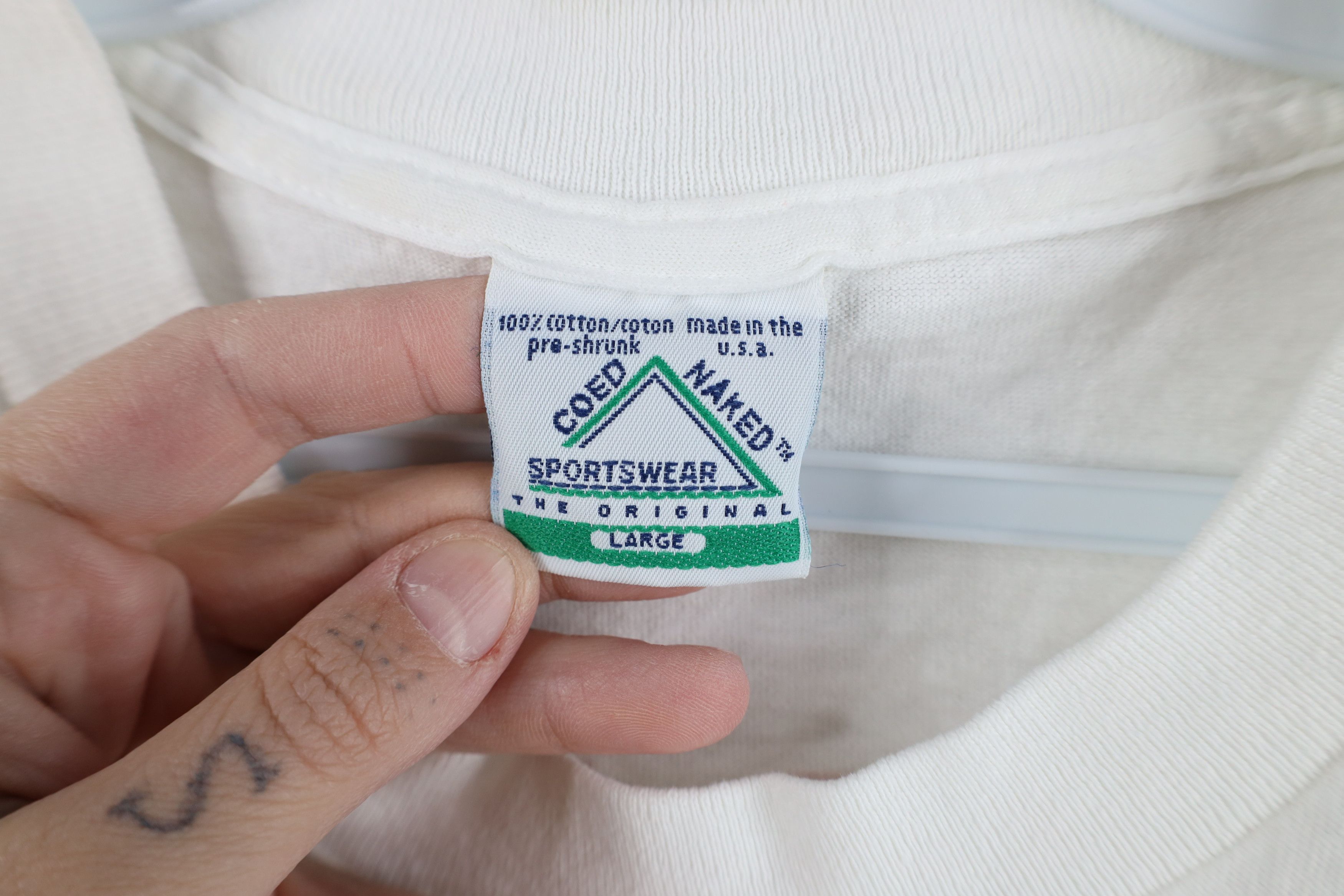 Vintage Vintage 90s Streetwear Naked Firefighting T-Shirt White USA Size US L / EU 52-54 / 3 - 8 Thumbnail