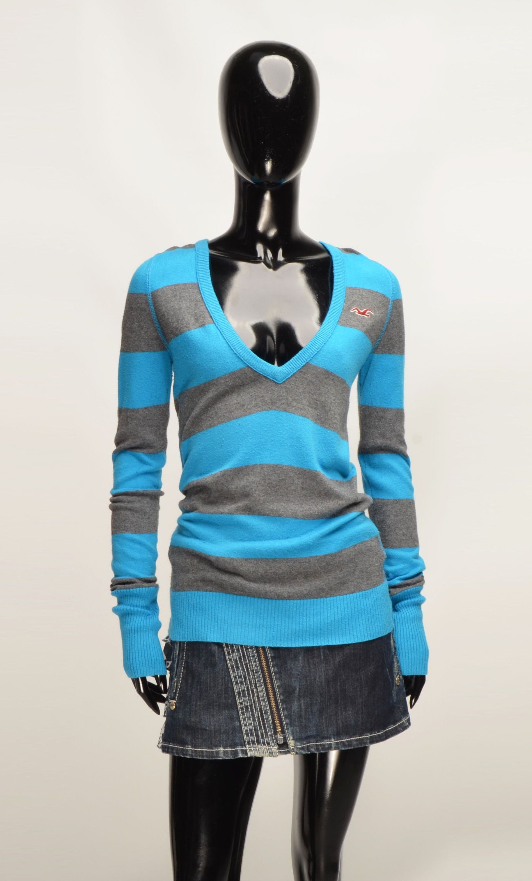 Hollister Hollister Women's Y2K Blue/Gray Striped Fitted Long Sleeve Size M / US 6-8 / IT 42-44 - 1 Thumbnail