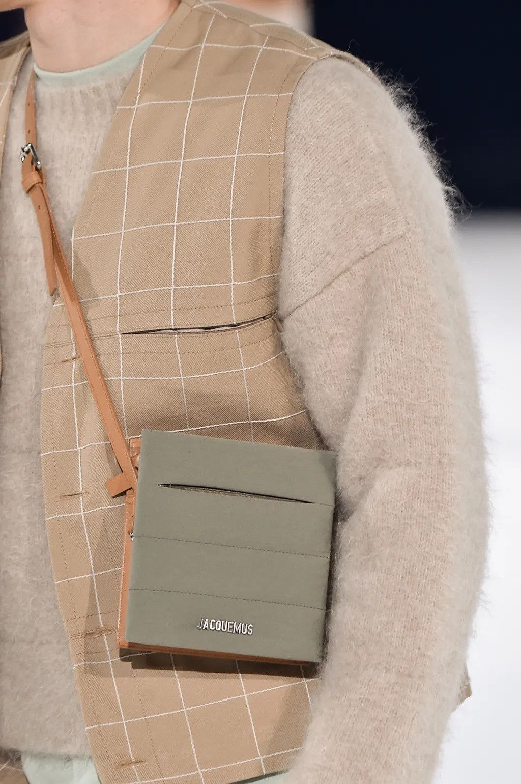 Jacquemus Khaki Le Carre Crossbody Bag Size ONE SIZE - 4 Thumbnail