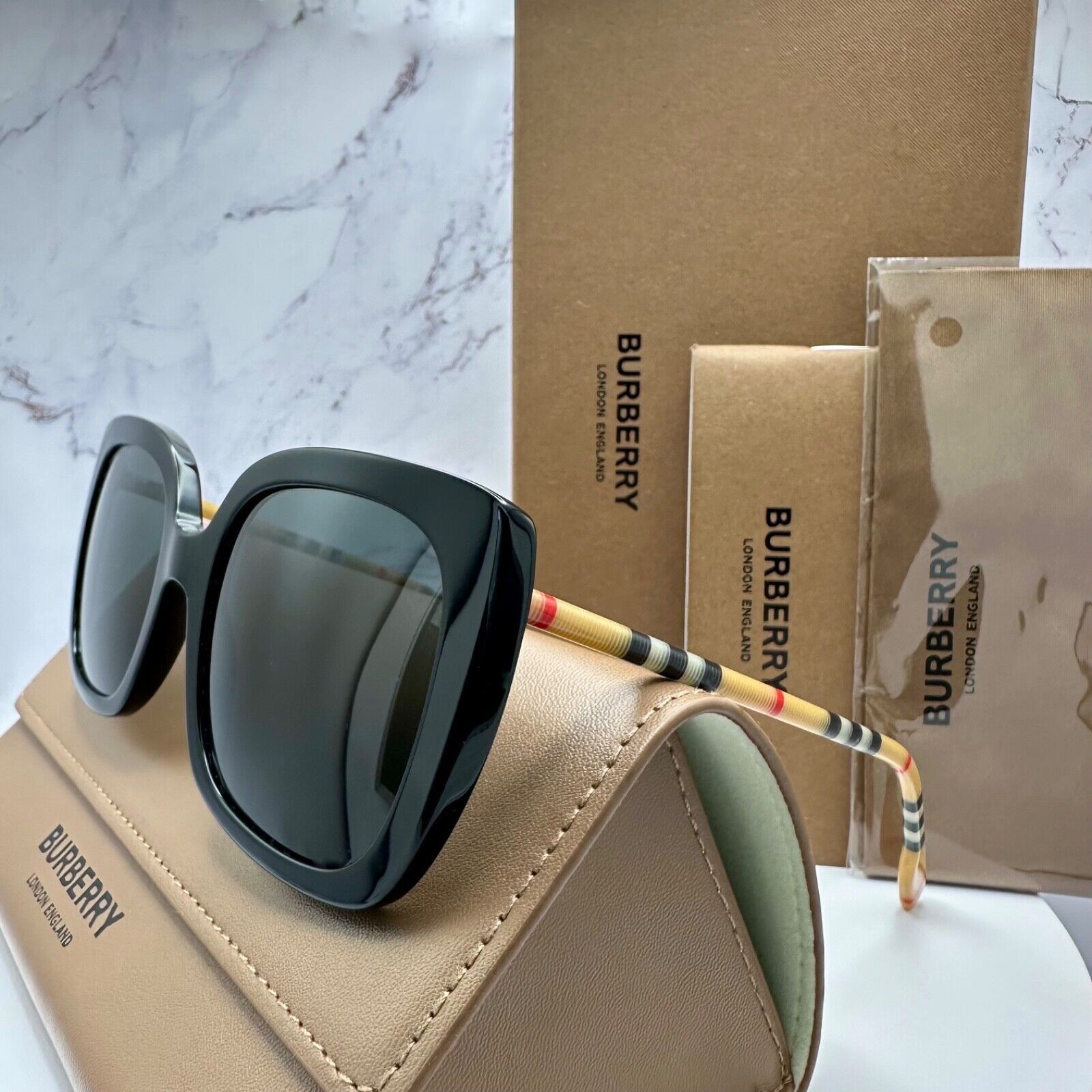 Burberry Burberry Sunglasses Black Cat Eye Checkered Arm Authentic Size ONE SIZE - 1 Thumbnail
