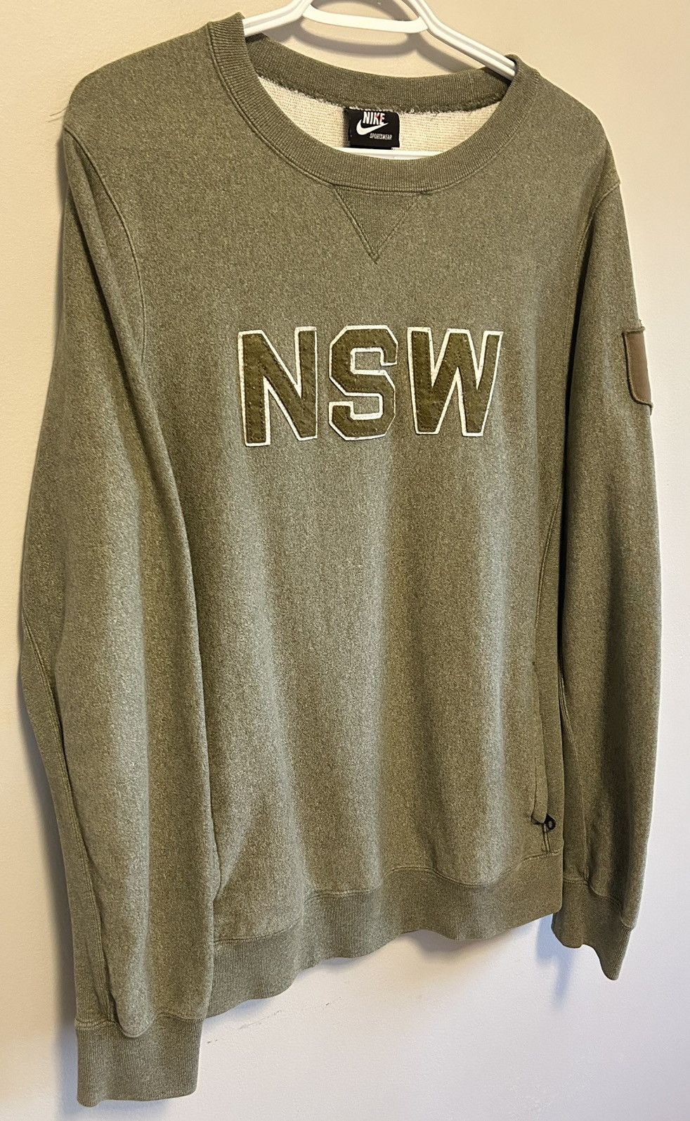 Nike Vintage Nike Sportswear NSW Mens Crew Neck Pullover Sweater Size US S / EU 44-46 / 1 - 2 Thumbnail