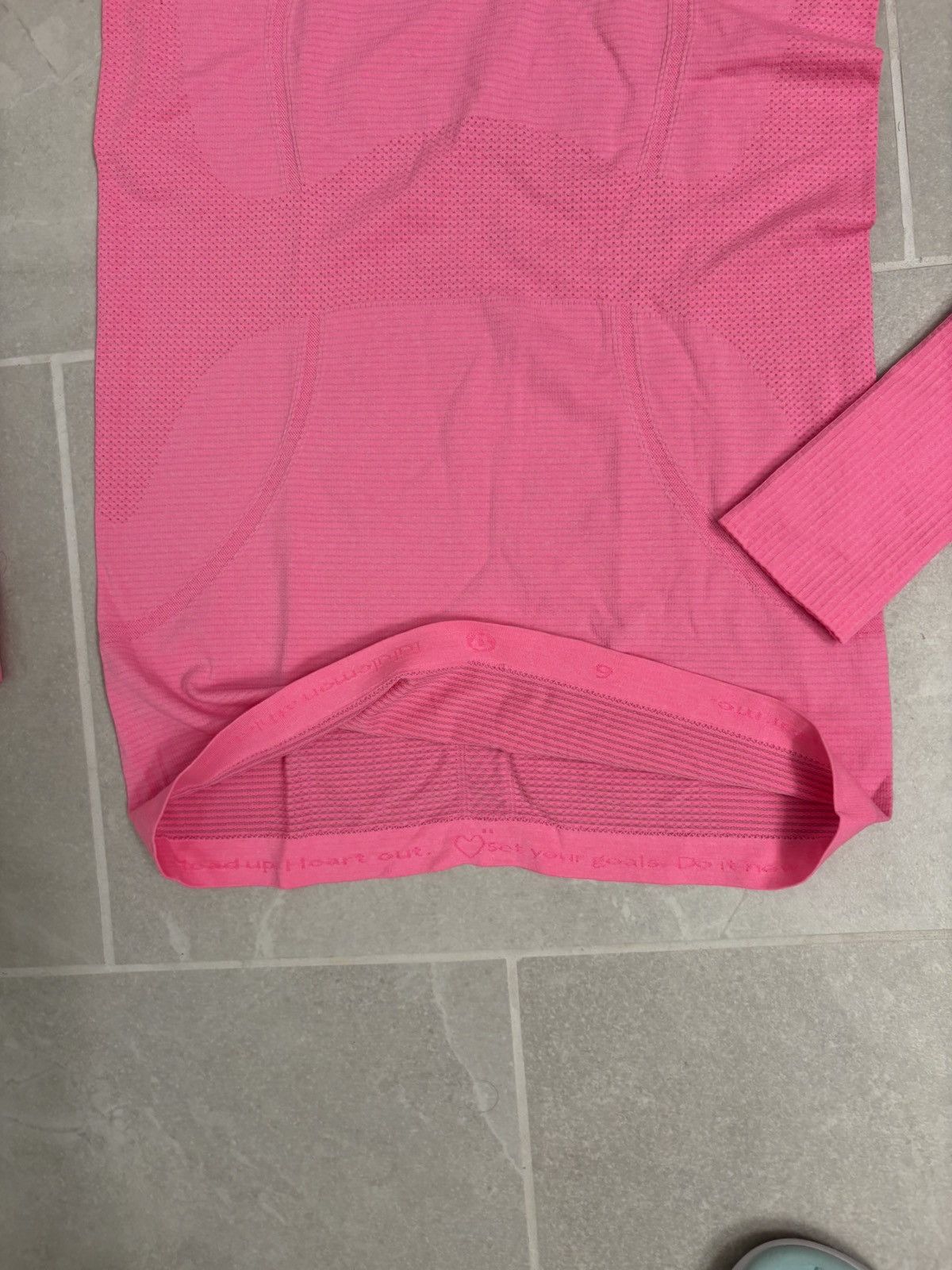 Lululemon Lululemon Neon Pink Swiftly Tech Hip Length T-shirt Size 6 Size M / US 6-8 / IT 42-44 - 4 Thumbnail