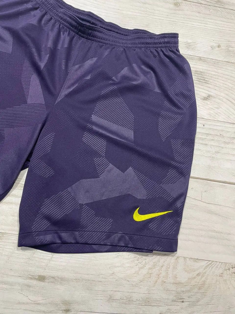 Nike Nike Tottenham Hotspur 2017 2018 Third Shorts Football Size US 34 / EU 50 - 4 Thumbnail