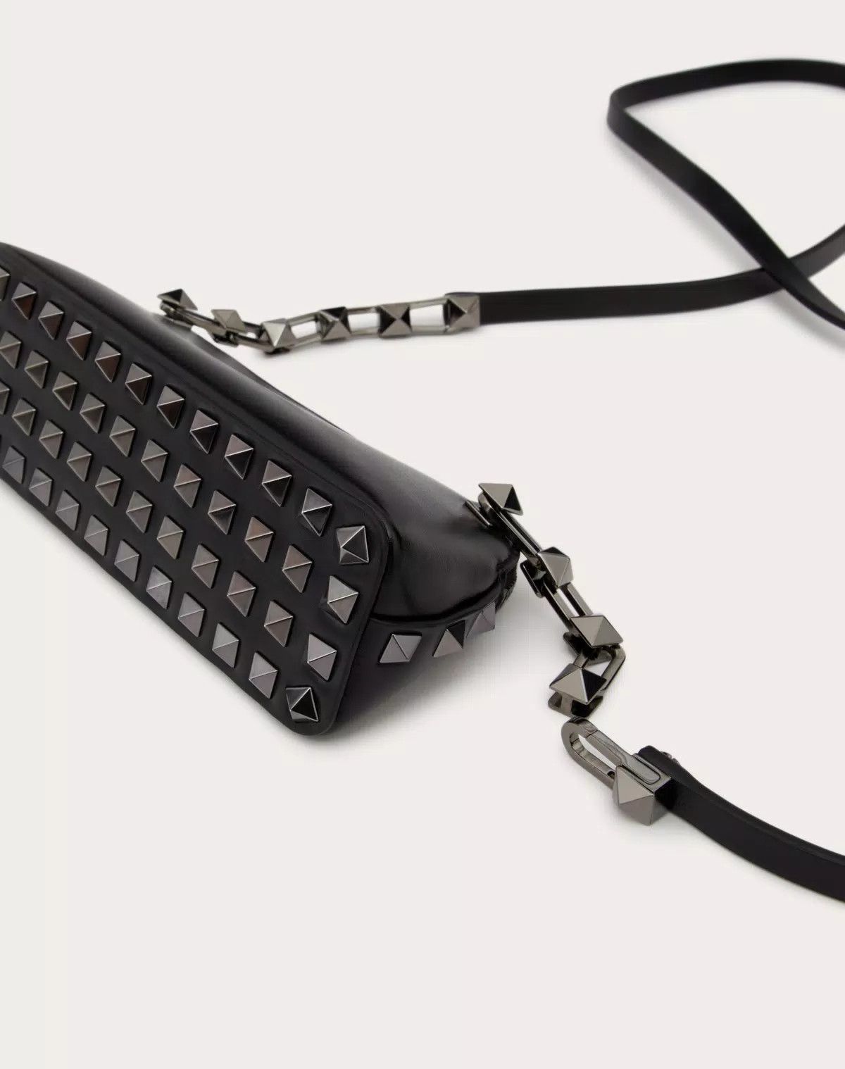 Valentino o1s1wg111125 Size: OS / Mini Rockstud Shiny Calfskin Clutch Size ONE SIZE - 8 Thumbnail