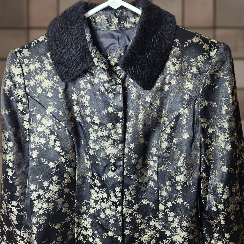 Vintage VINTAGE Scott McClintock Jacket Black Gold Floral Brocade Faux Fur Collar Size M / US 6-8 / IT 42-44 - 1 Thumbnail