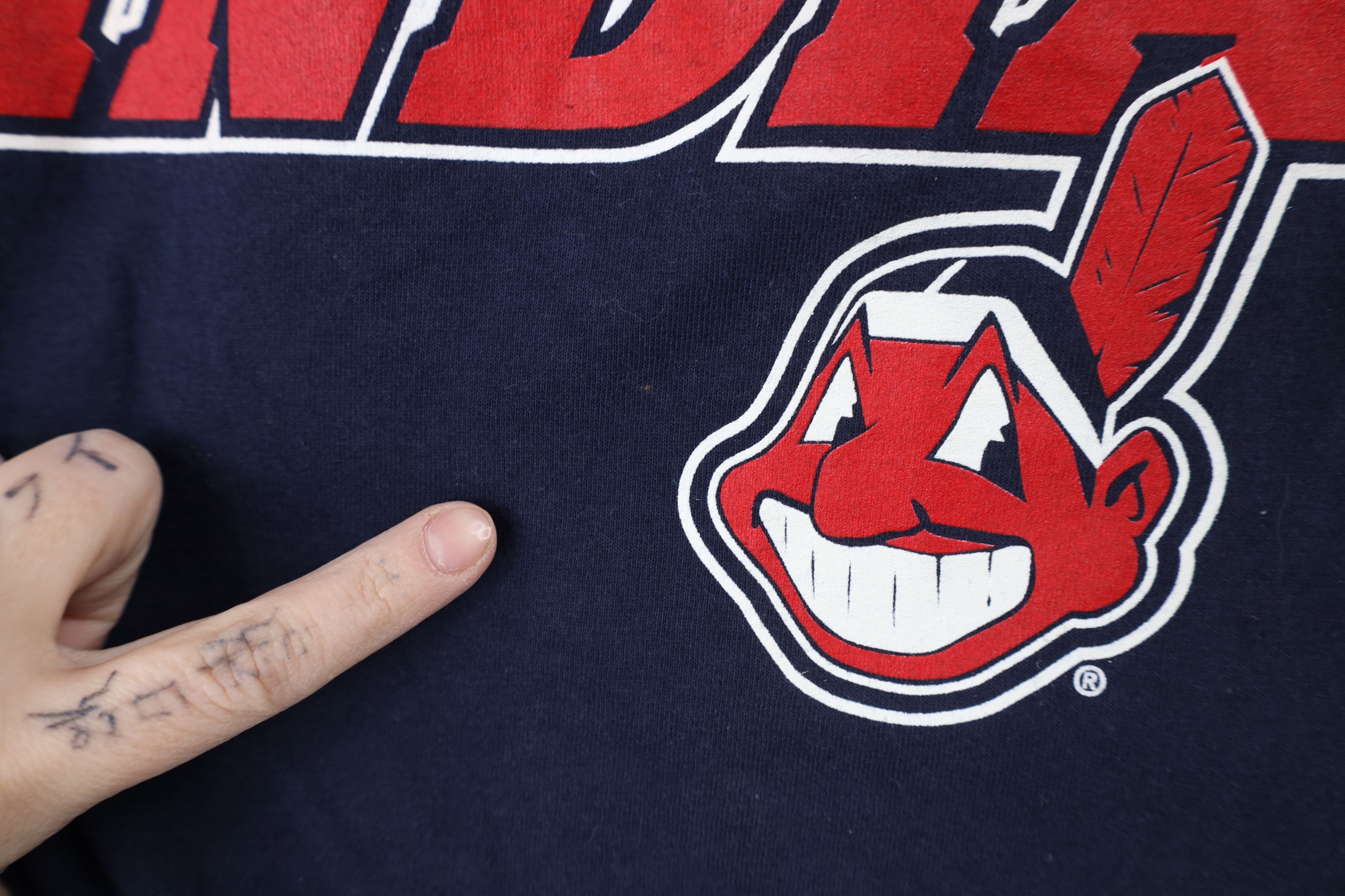 Vintage Vintage Y2K 2000 Wahoo Cleveland Indians Baseball T-Shirt Size US XL / EU 56 / 4 - 8 Thumbnail