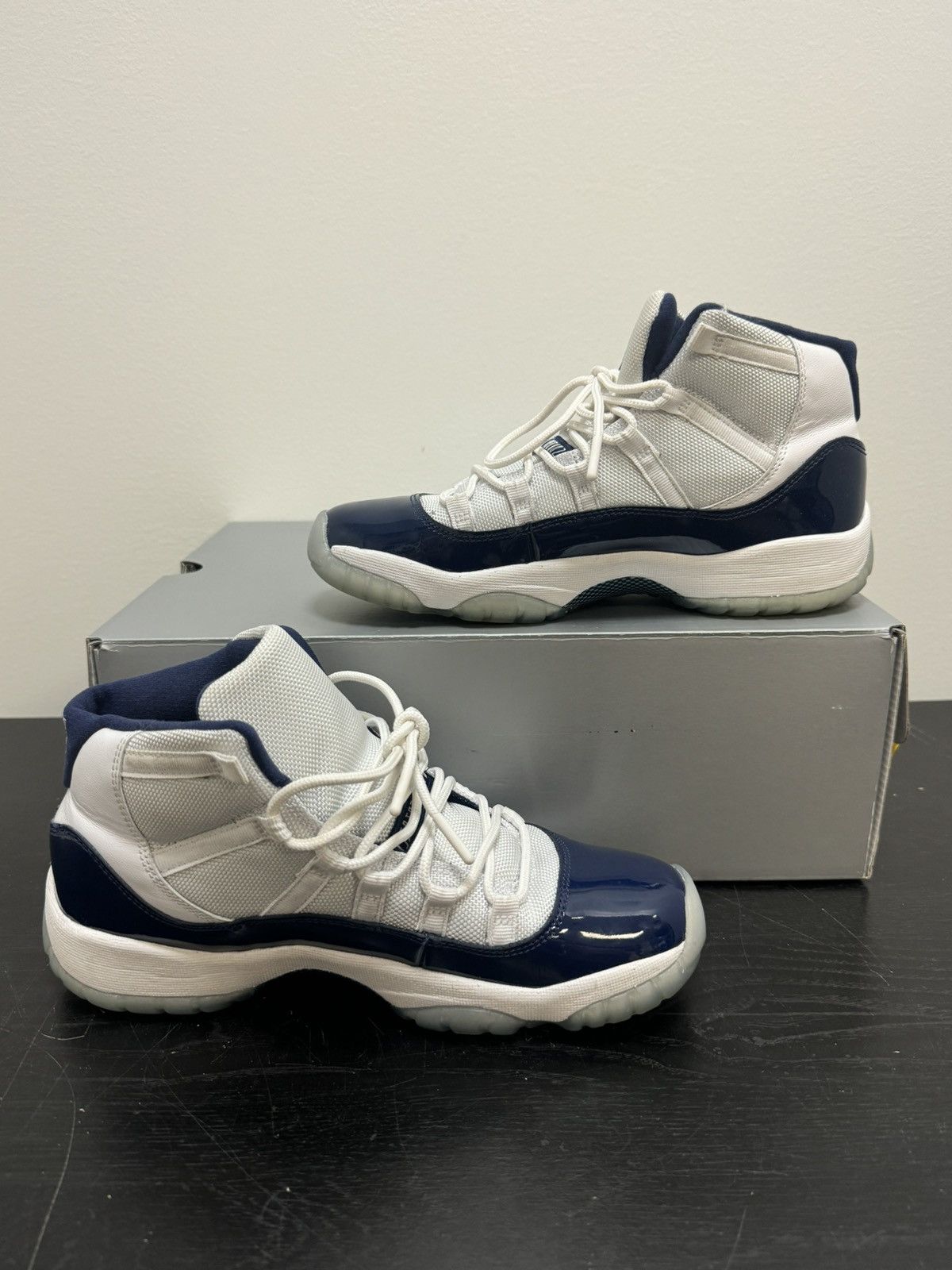 Jordan Brand Jordan 11 unc win like 82 (GS) Size US 6.5 / EU 39-40 - 2 Thumbnail