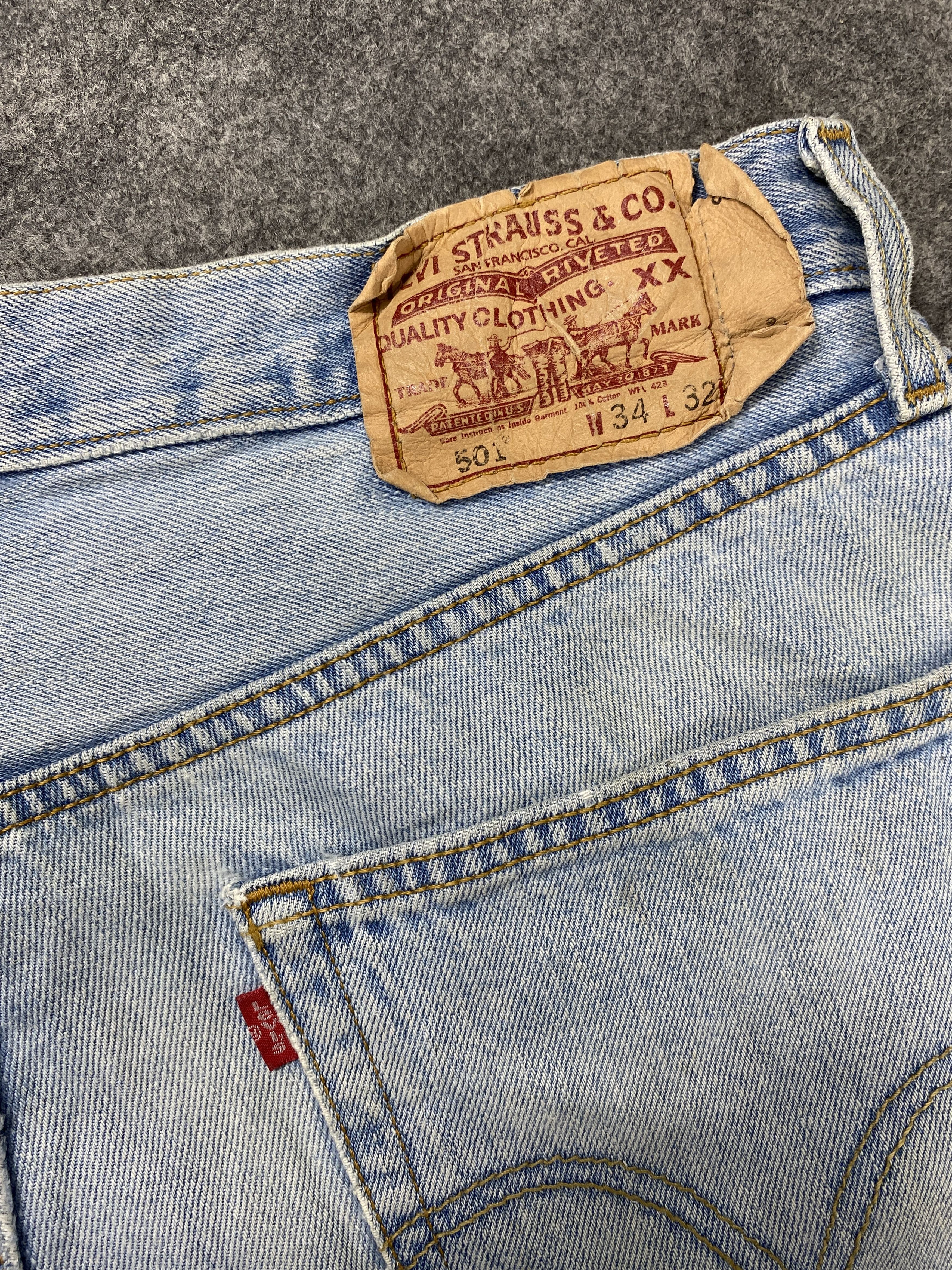 Levi's Light Blue Wash Vintage Levi's 501 Jeans 33x31 Denim -JN2250 Size US 33 - 9 Thumbnail