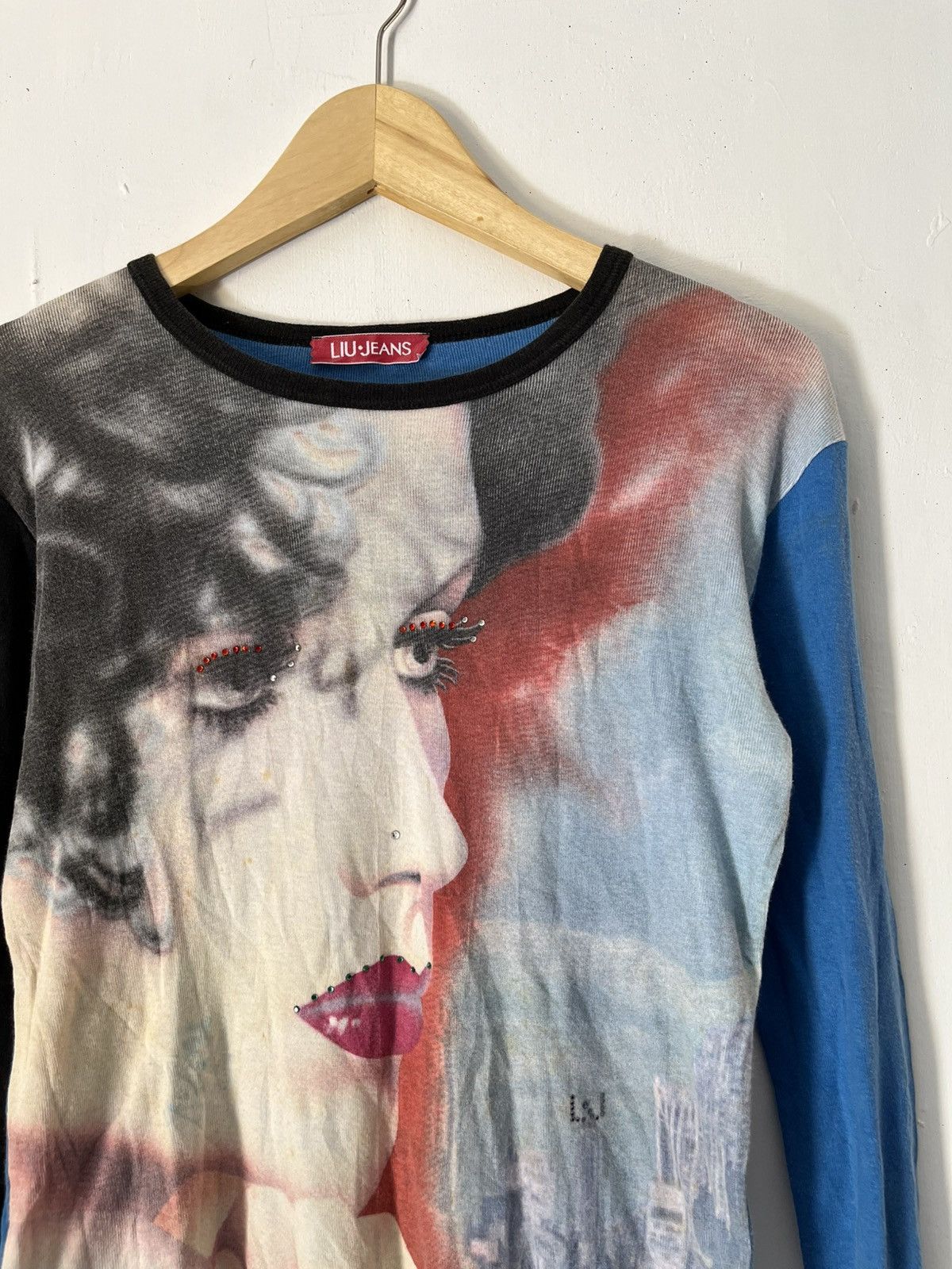 Liu Jo Vintage Liu jeans italy face art glitter longsleeve tshirt Size US S / EU 44-46 / 1 - 2 Thumbnail