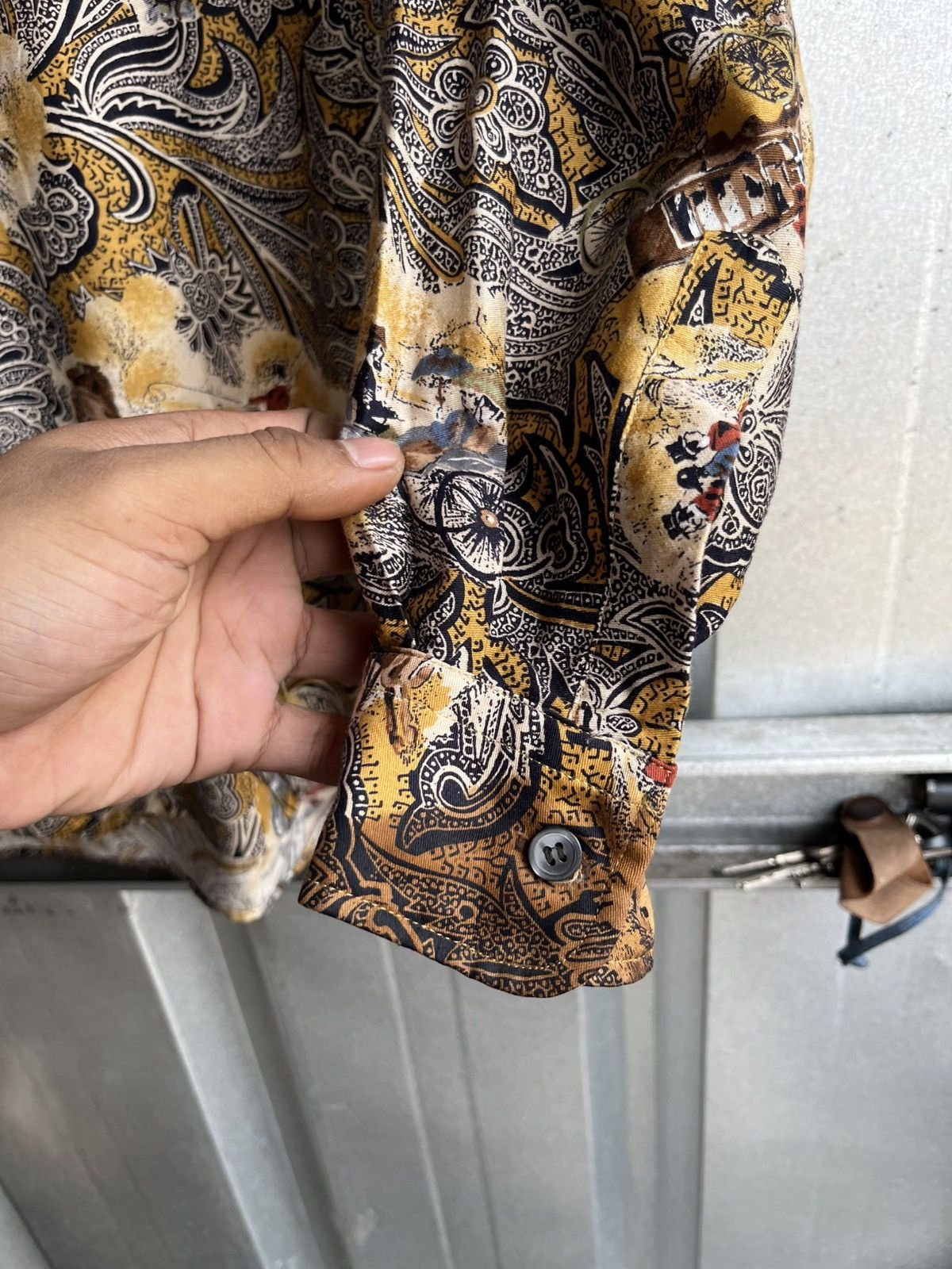 Tornado Mart retro style donma uomo shirt /versace/dior/cdg/prada/ Size US M / EU 48-50 / 2 - 4 Thumbnail