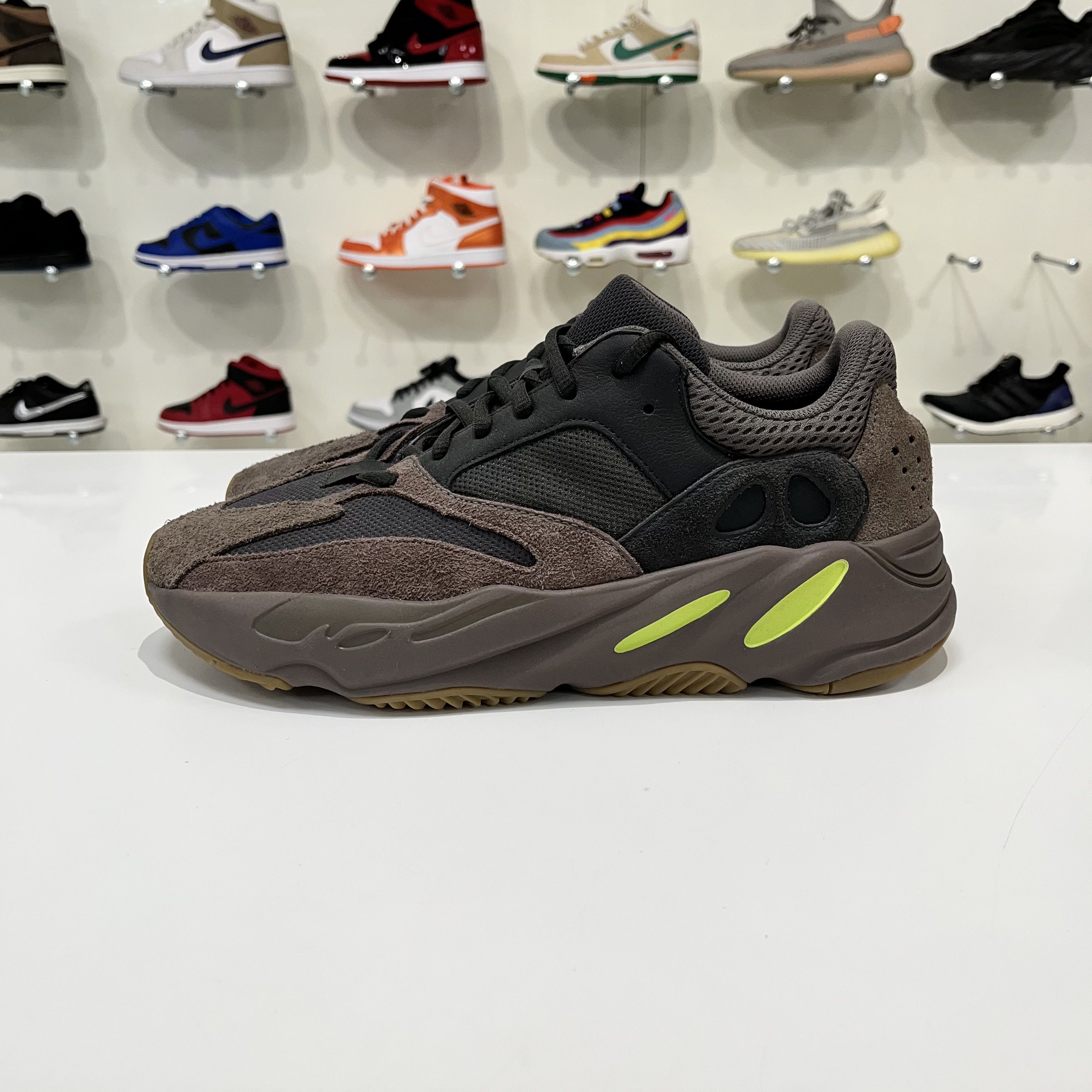 Adidas Adidas Yeezy Boost 700 Mauve Size US 11 / EU 44 - 3 Thumbnail