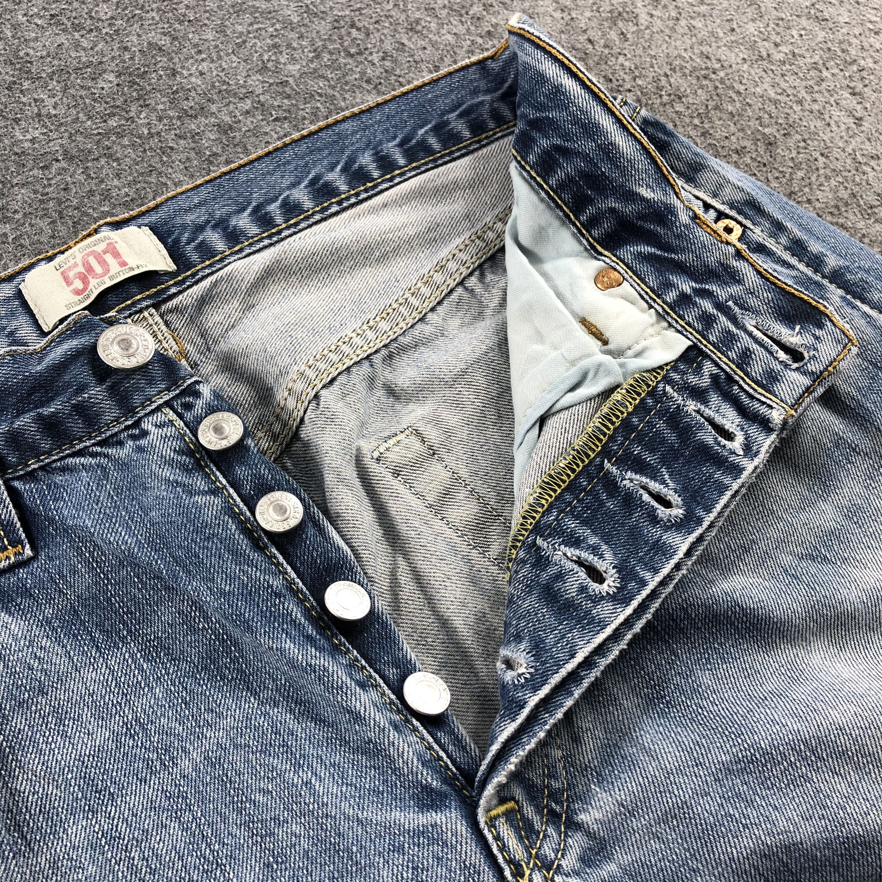 Levi's Vintage Light Wash Levis 501 Jeans-JM857 Size US 30 / EU 46 - 8 Thumbnail