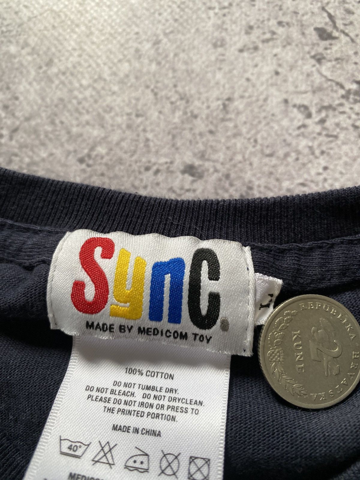 Medicom Toy Vintage SYNC Medicom Toy "DOG SAVE THE QUEEN" T-Shirt DFace Size US L / EU 52-54 / 3 - 5 Thumbnail