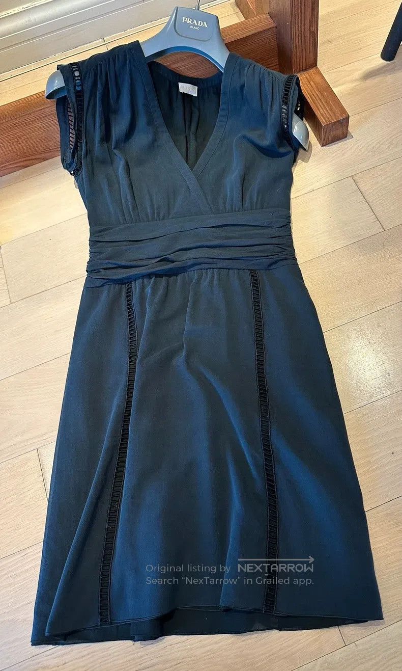 Valentino Valentino dress Size M / US 6-8 / IT 42-44 - 4 Thumbnail