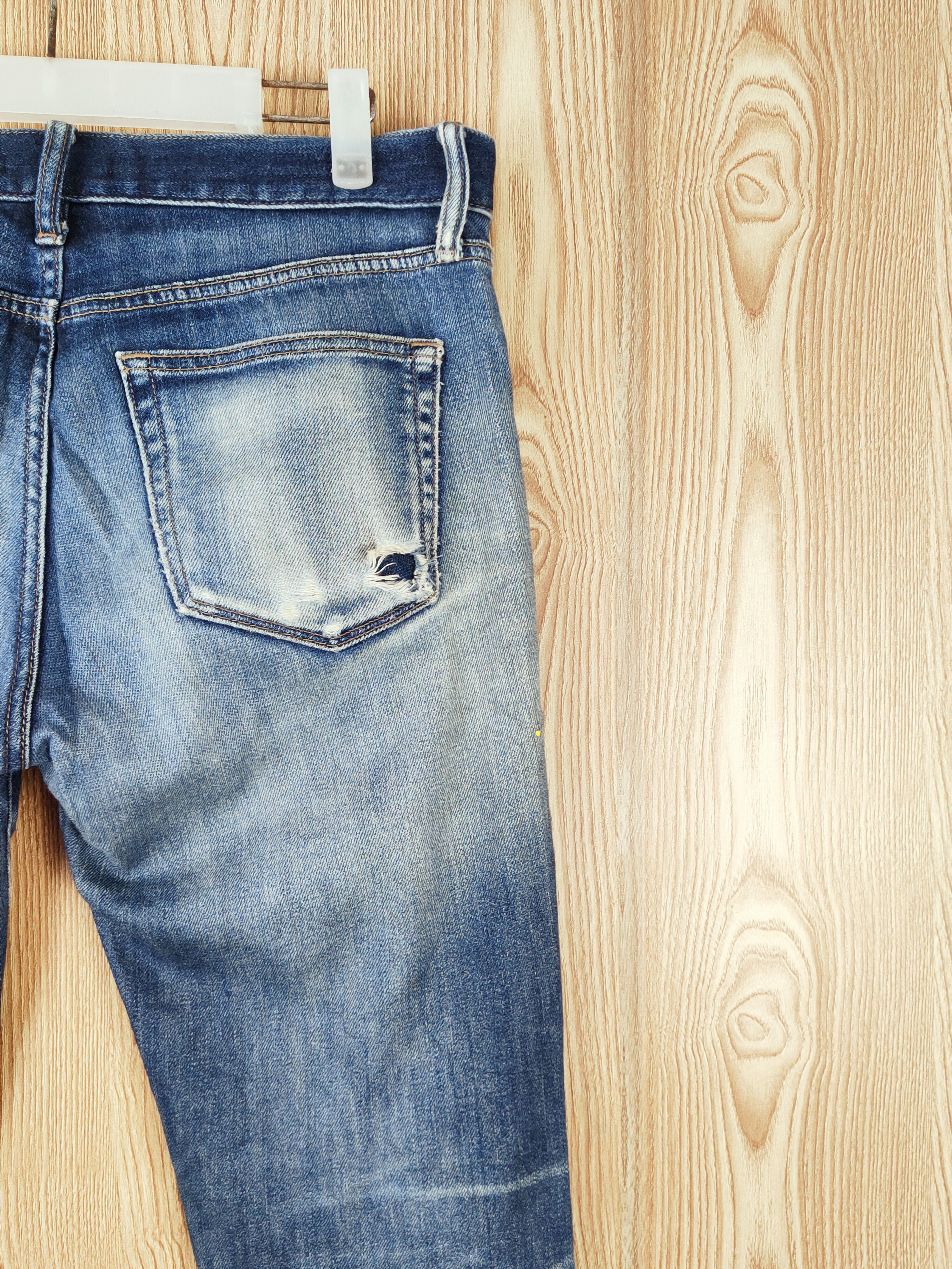 Japanese Brand Uniqlo fabric by kaihara Distressed Ripped Jeans #W940 Size US 33 - 10 Thumbnail