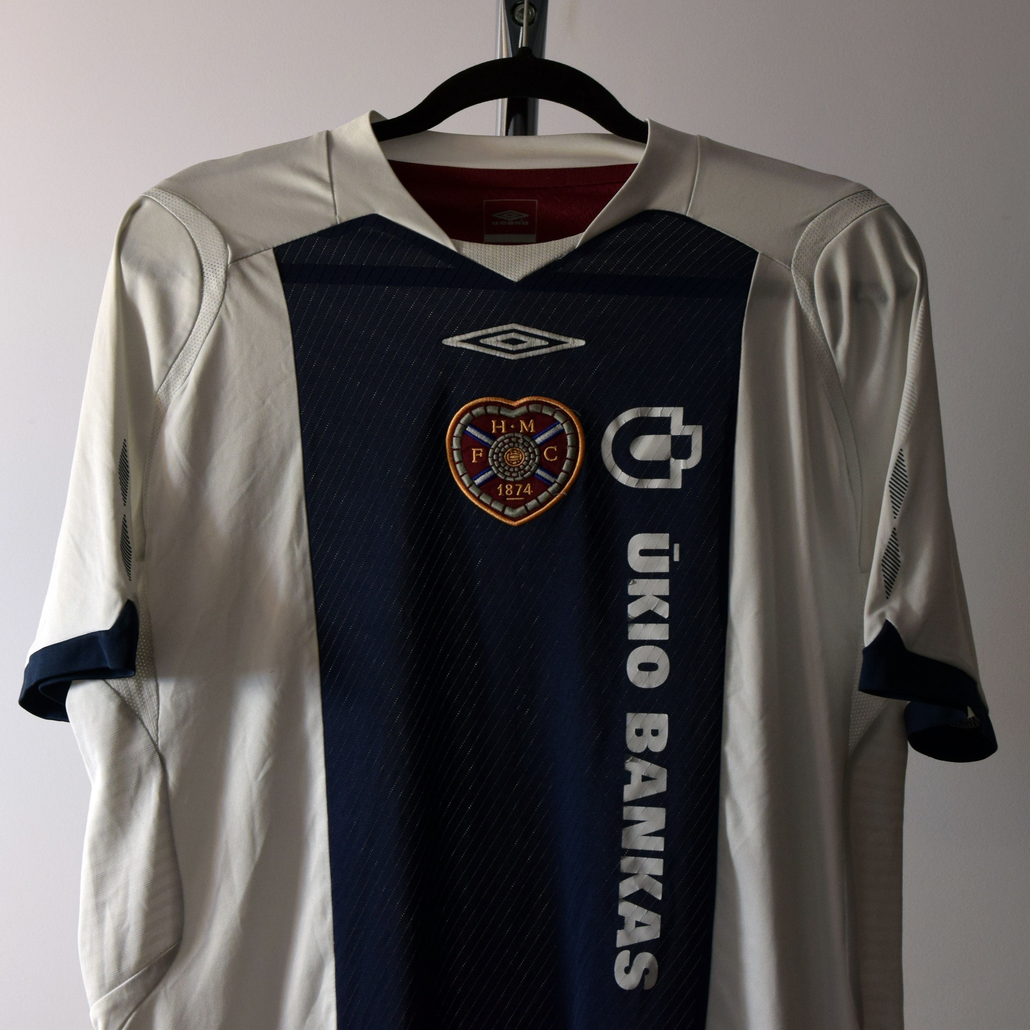 Umbro × Vintage Heart Of Midlothian Hearts special edition Poppy 2010 jersey Size US M / EU 48-50 / 2 - 3 Thumbnail