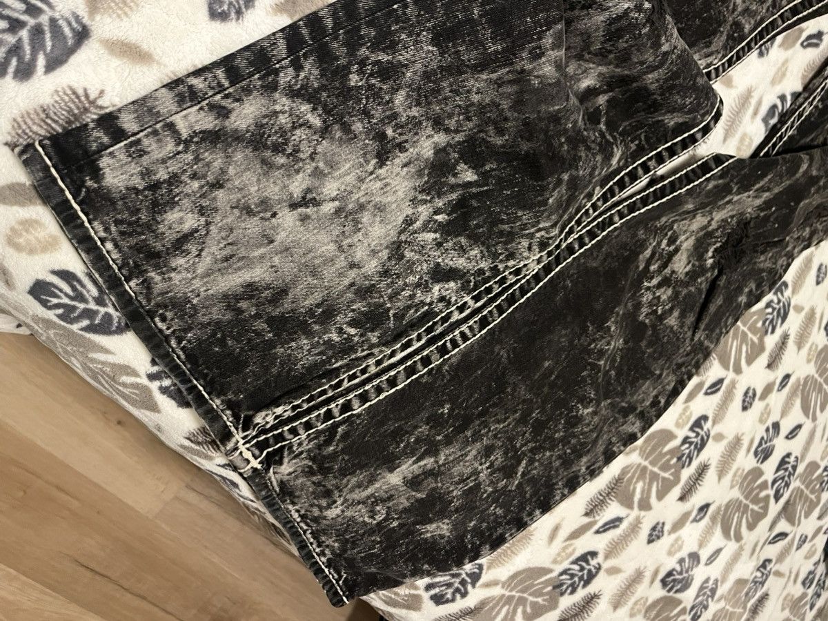 True Religion True religion Early 2010s bleached/washed ripped style Size US 34 / EU 50 - 6 Thumbnail
