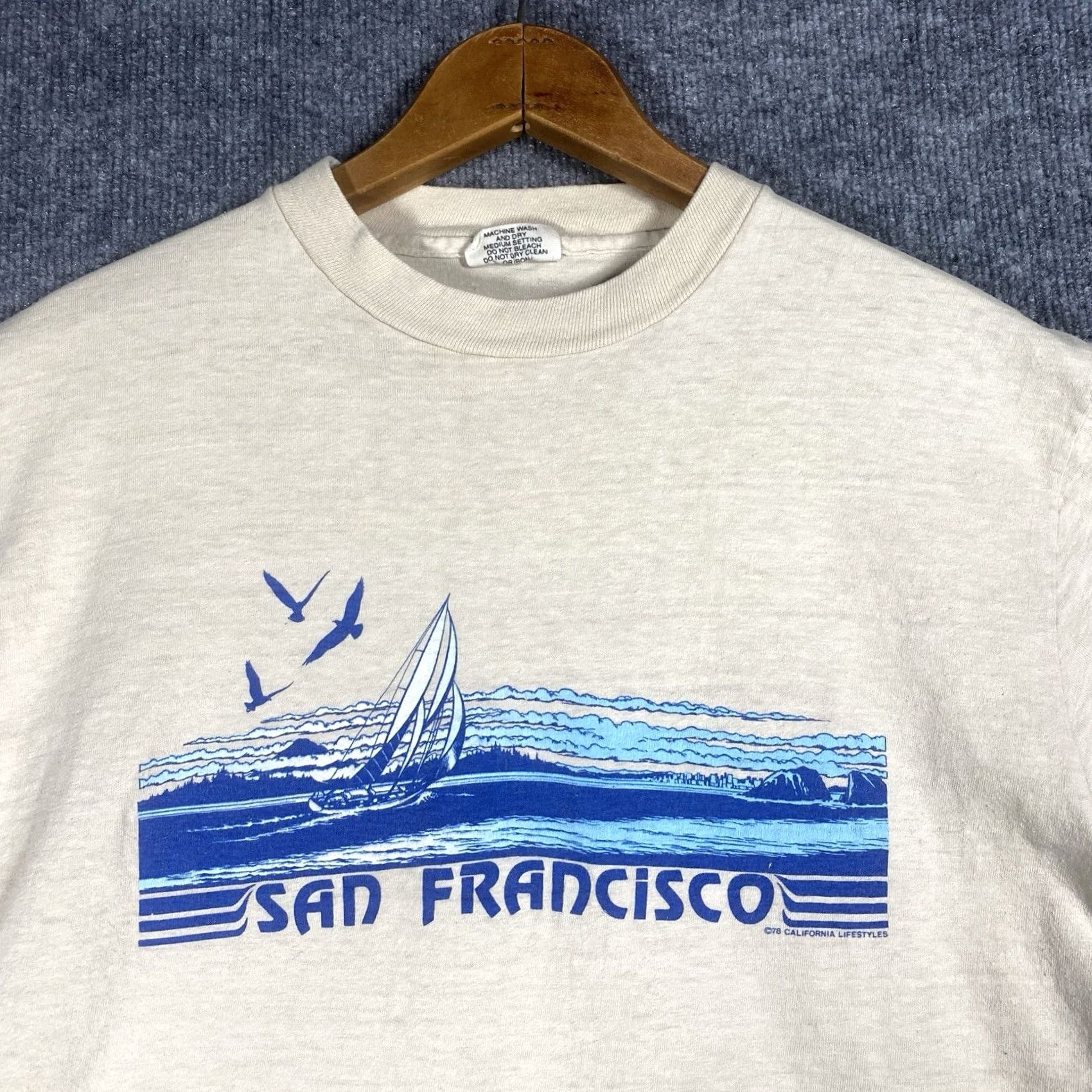 Hanes VINTAGE 70s San Francisco California T Shirt Size L Beige Travel Souvenir Sailboat Graphic Tee Cotton Men Size US L / EU 52-54 / 3 - 2 Thumbnail