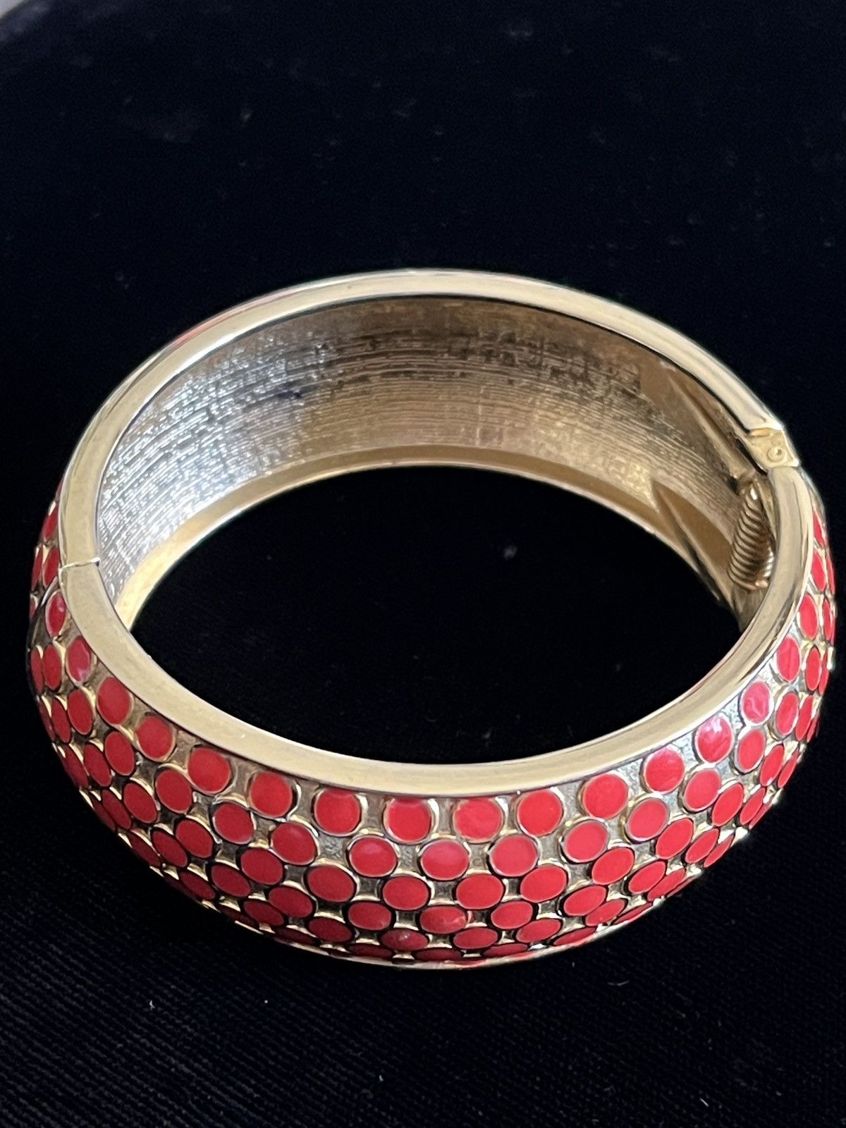 Other Gold-Tone coral Enamel Dome hinged Bangle cuff bracelet Size ONE SIZE - 2 Thumbnail