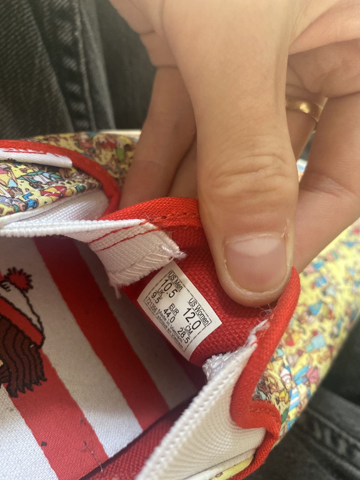 Vans (Where’s Waldo) beach colour way Size US 10.5 / EU 43-44 - 6 Thumbnail