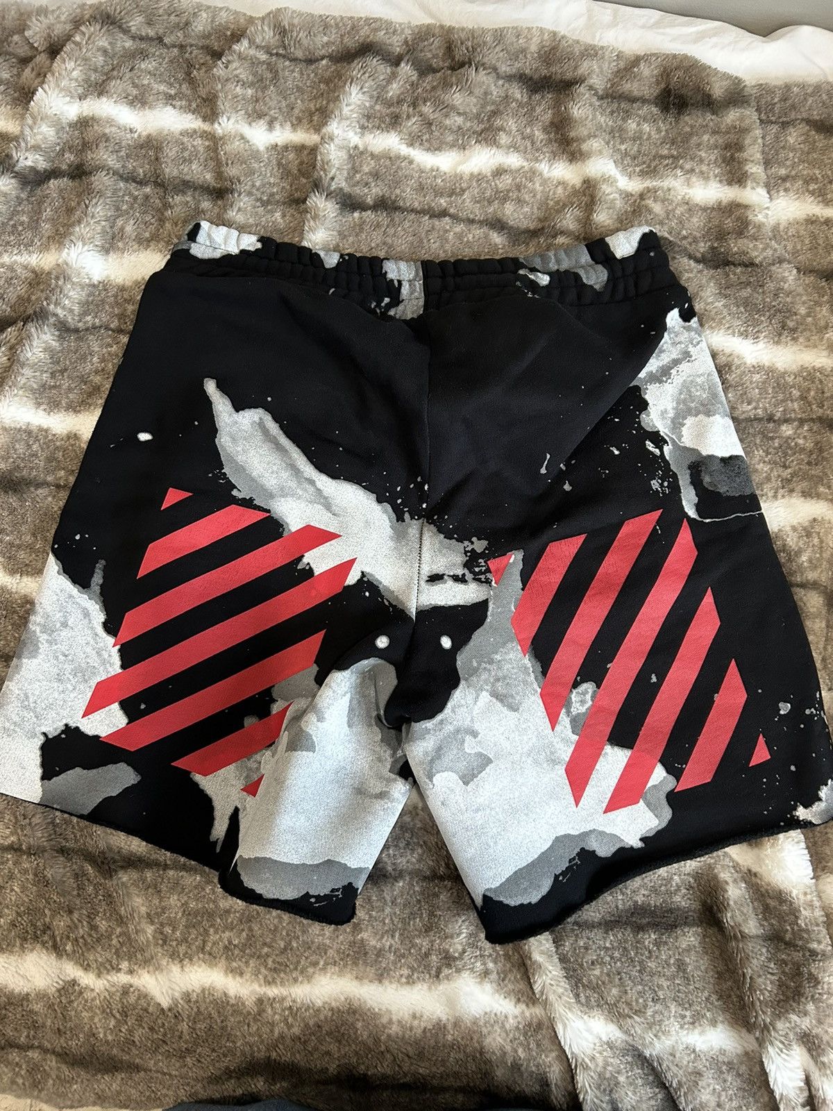 Off-White Off-White Liquid Spot Shorts Size US 32 / EU 48 - 2 Thumbnail
